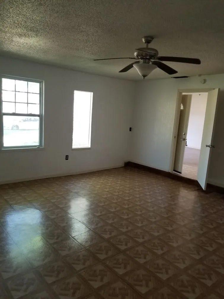Single Family Residence For Rent in Dallas County , 3261 Santiago Drive, Mesquite, Texas 75150, 4 Bedroom, 2 Bathroom, Garage spaces, 1,065 Sqft, built in 1960, mls#21386855, Real Estate Agent in Mesquite, Homes For Rent in Dallas county, Homes For Rent in Mesquite, Realtor in Mesquite Texas, Real Estate Brokerage Independent Realty Texas, Luminita Cordes Realtor