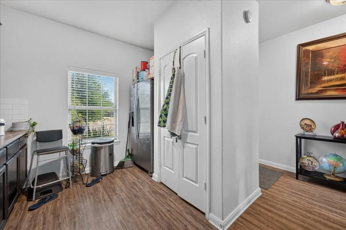 Single Family Residence For Sale in Collin County , 301 Aaron Street, Anna, Texas 75409, 5 Bedroom, 3 Bathroom, 2 Garage spaces, 2,703 Sqft, built in 2019, mls#21378847, Real Estate Agent in Anna, Homes For Sale in Collin county, Homes For Sale in Anna, Realtor in Anna Texas, Real Estate Brokerage Independent Realty Texas, Luminita Cordes Realtor