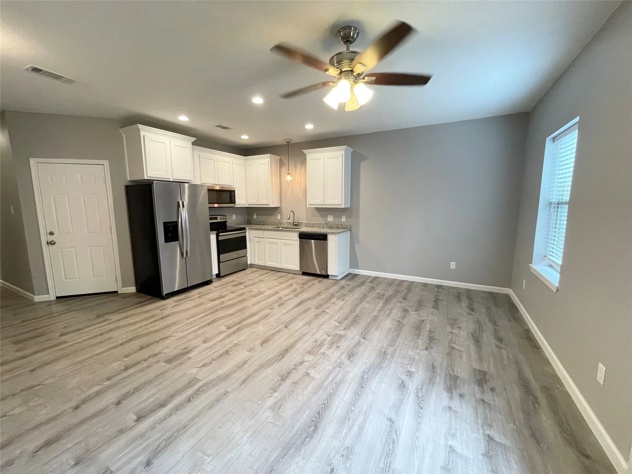 Townhouse For Rent in Parker County , 120 Ridgmar Drive 103, Weatherford, Texas 76088, 3 Bedroom, 3 Bathroom, 1 Garage spaces, 1,389 Sqft, built in 2019, mls#21386849, Real Estate Agent in Weatherford, Homes For Rent in Parker county, Homes For Rent in Weatherford, Realtor in Weatherford Texas, Real Estate Brokerage Independent Realty Texas, Luminita Cordes Realtor
