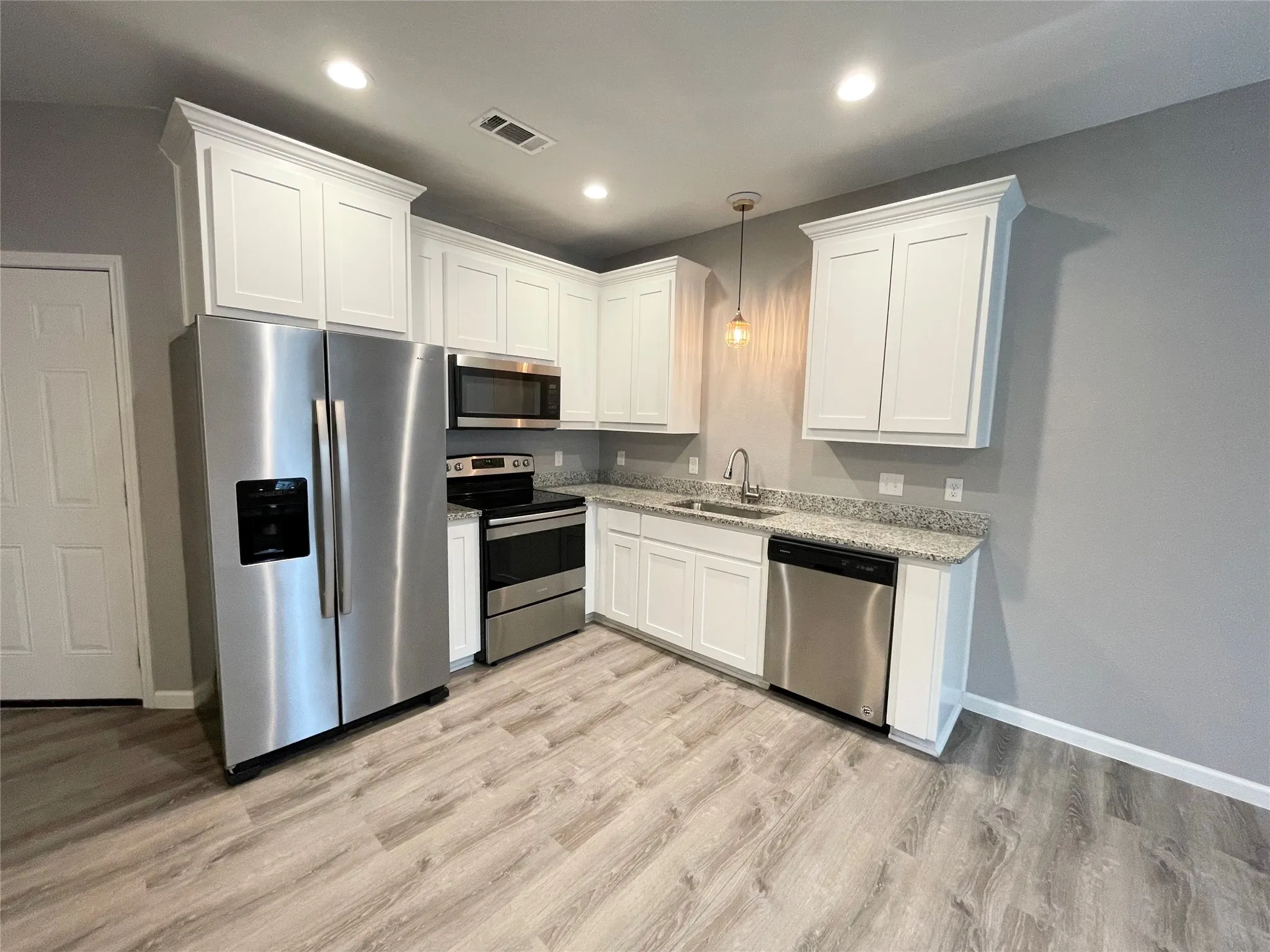 Townhouse For Rent in Parker County , 120 Ridgmar Drive 103, Weatherford, Texas 76088, 3 Bedroom, 3 Bathroom, 1 Garage spaces, 1,389 Sqft, built in 2019, mls#21386849, Real Estate Agent in Weatherford, Homes For Rent in Parker county, Homes For Rent in Weatherford, Realtor in Weatherford Texas, Real Estate Brokerage Independent Realty Texas, Luminita Cordes Realtor