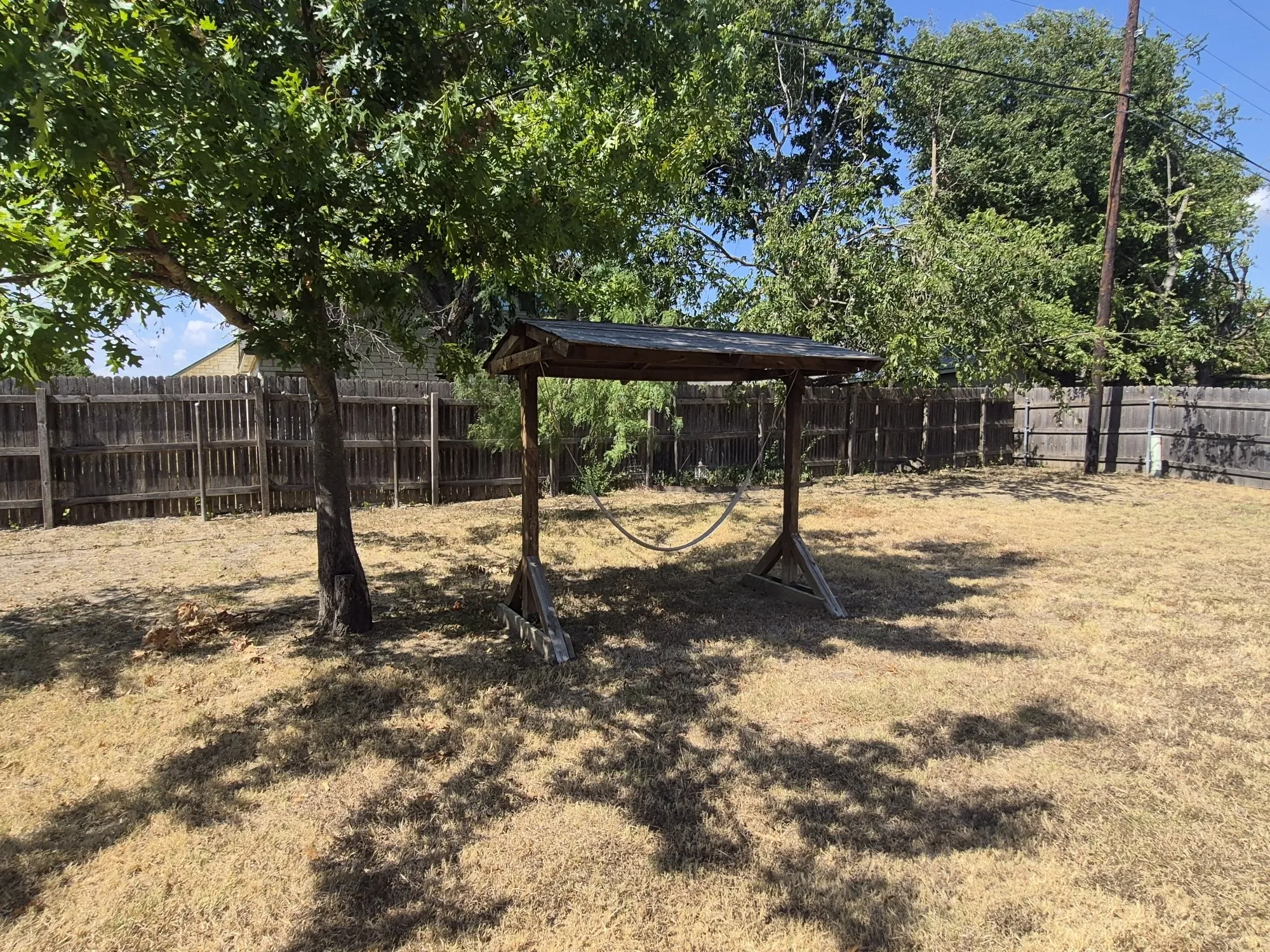 Single Family Residence For Sale in Mc Lennan County , 5517 Stillhouse Hollow, Waco, Texas 76708, 4 Bedroom, 2 Bathroom, 2 Garage spaces, 1,823 Sqft, built in 2003, mls#21386211, Real Estate Agent in Waco, Homes For Sale in Mc Lennan county, Homes For Sale in Waco, Realtor in Waco Texas, Real Estate Brokerage Independent Realty Texas, Luminita Cordes Realtor