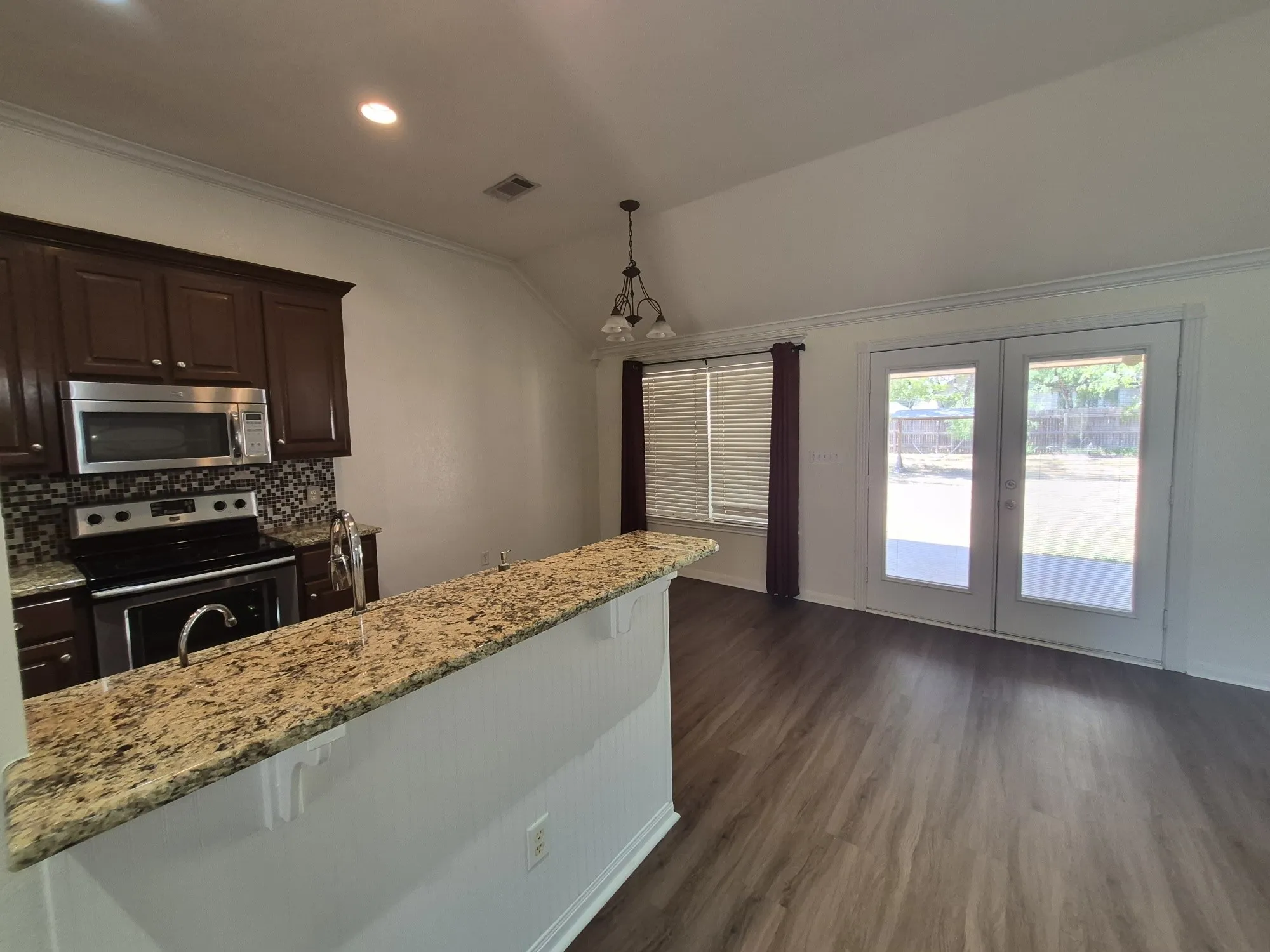 Single Family Residence For Sale in Mc Lennan County , 5517 Stillhouse Hollow, Waco, Texas 76708, 4 Bedroom, 2 Bathroom, 2 Garage spaces, 1,823 Sqft, built in 2003, mls#21386211, Real Estate Agent in Waco, Homes For Sale in Mc Lennan county, Homes For Sale in Waco, Realtor in Waco Texas, Real Estate Brokerage Independent Realty Texas, Luminita Cordes Realtor