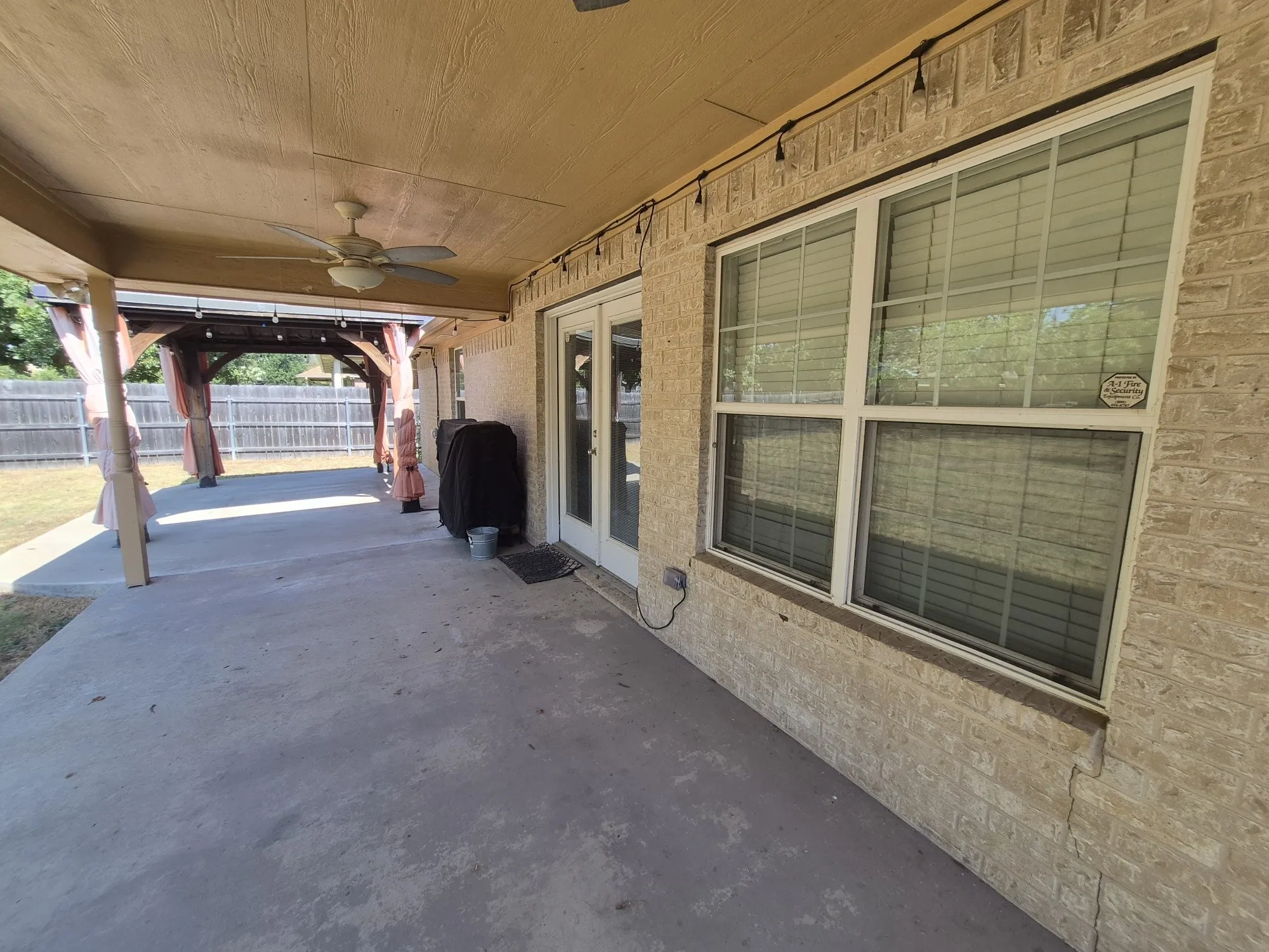 Single Family Residence For Sale in Mc Lennan County , 5517 Stillhouse Hollow, Waco, Texas 76708, 4 Bedroom, 2 Bathroom, 2 Garage spaces, 1,823 Sqft, built in 2003, mls#21386211, Real Estate Agent in Waco, Homes For Sale in Mc Lennan county, Homes For Sale in Waco, Realtor in Waco Texas, Real Estate Brokerage Independent Realty Texas, Luminita Cordes Realtor