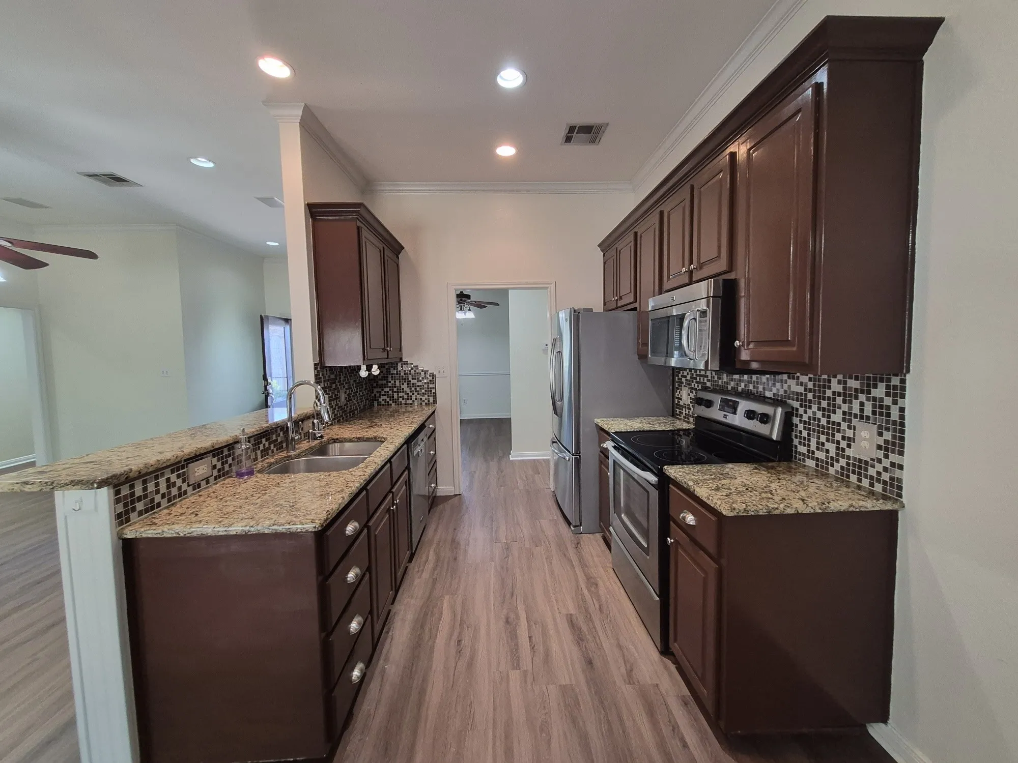 Single Family Residence For Sale in Mc Lennan County , 5517 Stillhouse Hollow, Waco, Texas 76708, 4 Bedroom, 2 Bathroom, 2 Garage spaces, 1,823 Sqft, built in 2003, mls#21386211, Real Estate Agent in Waco, Homes For Sale in Mc Lennan county, Homes For Sale in Waco, Realtor in Waco Texas, Real Estate Brokerage Independent Realty Texas, Luminita Cordes Realtor