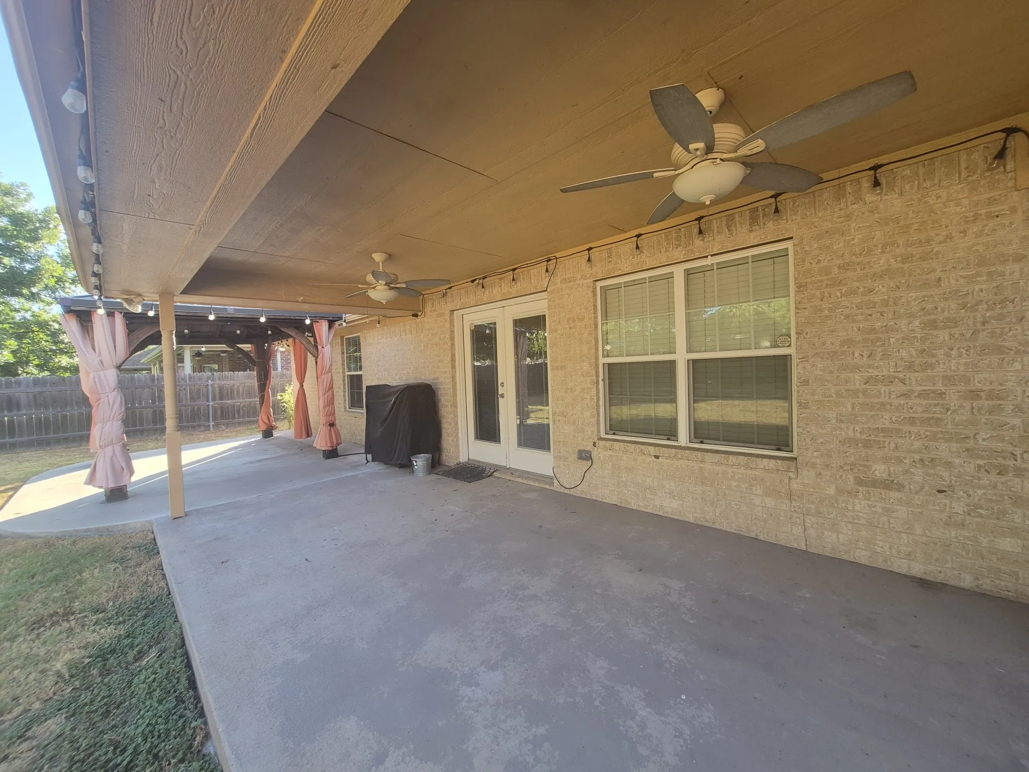 Single Family Residence For Sale in Mc Lennan County , 5517 Stillhouse Hollow, Waco, Texas 76708, 4 Bedroom, 2 Bathroom, 2 Garage spaces, 1,823 Sqft, built in 2003, mls#21386211, Real Estate Agent in Waco, Homes For Sale in Mc Lennan county, Homes For Sale in Waco, Realtor in Waco Texas, Real Estate Brokerage Independent Realty Texas, Luminita Cordes Realtor