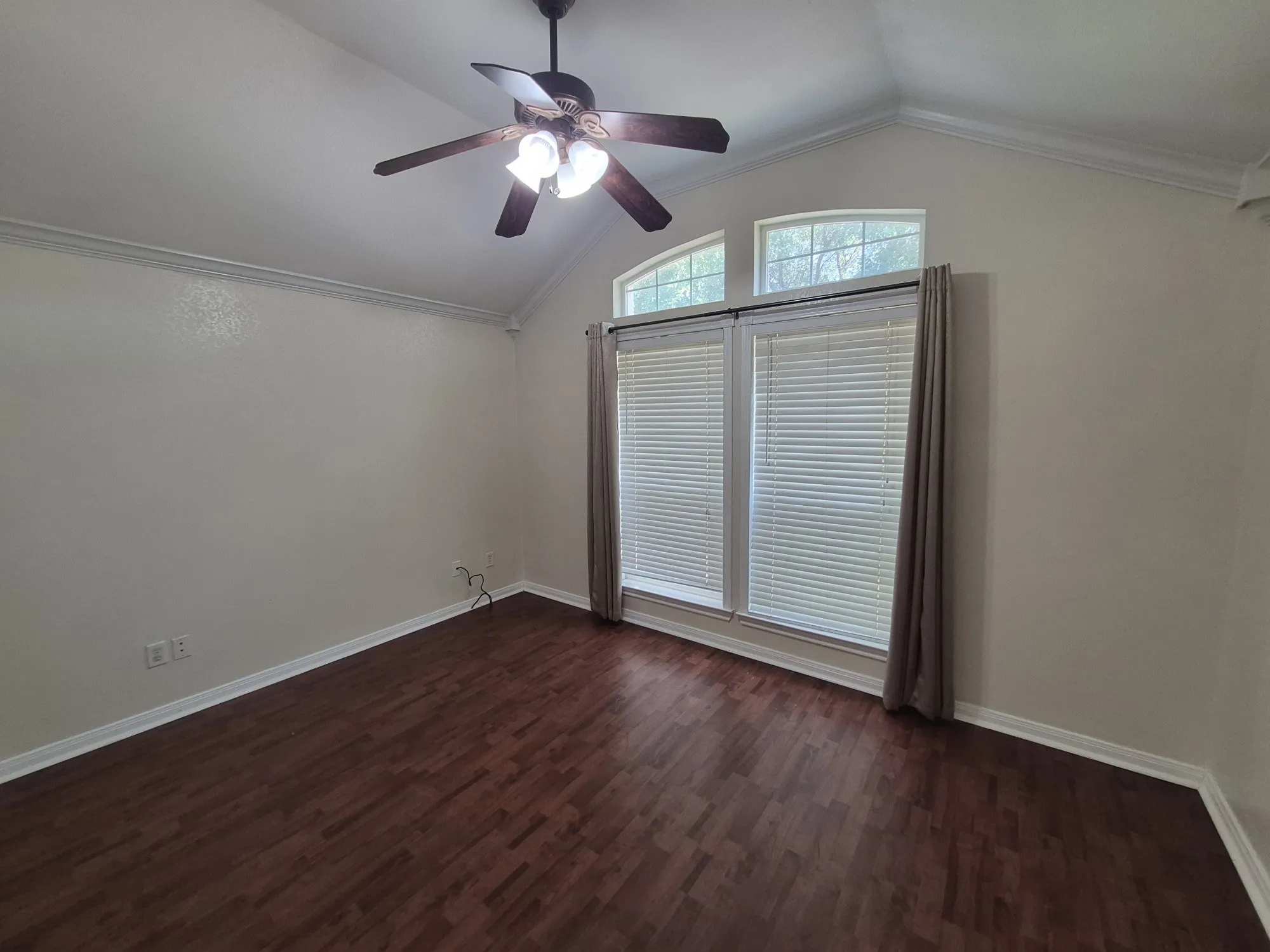 Single Family Residence For Sale in Mc Lennan County , 5517 Stillhouse Hollow, Waco, Texas 76708, 4 Bedroom, 2 Bathroom, 2 Garage spaces, 1,823 Sqft, built in 2003, mls#21386211, Real Estate Agent in Waco, Homes For Sale in Mc Lennan county, Homes For Sale in Waco, Realtor in Waco Texas, Real Estate Brokerage Independent Realty Texas, Luminita Cordes Realtor