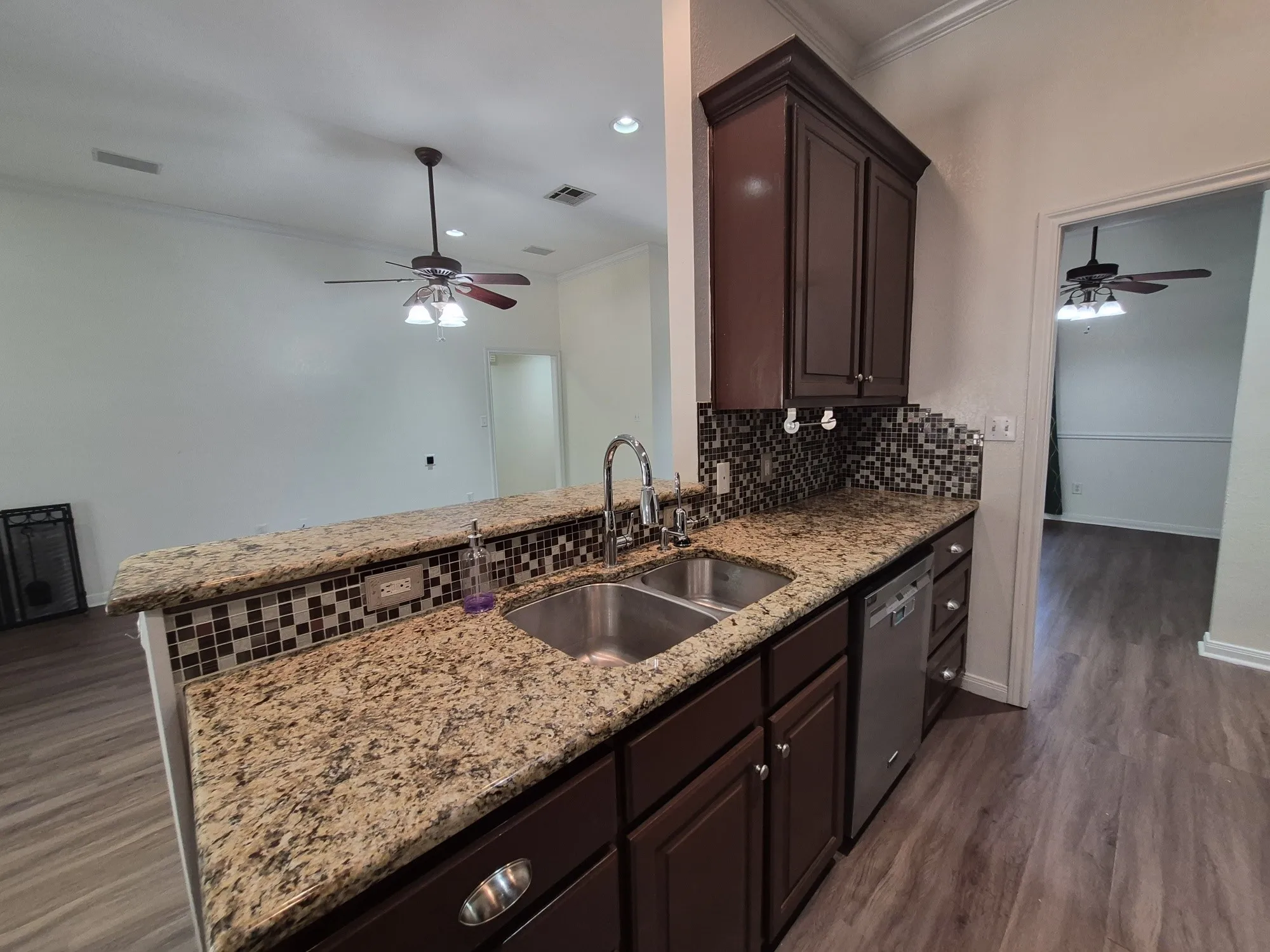 Single Family Residence For Sale in Mc Lennan County , 5517 Stillhouse Hollow, Waco, Texas 76708, 4 Bedroom, 2 Bathroom, 2 Garage spaces, 1,823 Sqft, built in 2003, mls#21386211, Real Estate Agent in Waco, Homes For Sale in Mc Lennan county, Homes For Sale in Waco, Realtor in Waco Texas, Real Estate Brokerage Independent Realty Texas, Luminita Cordes Realtor