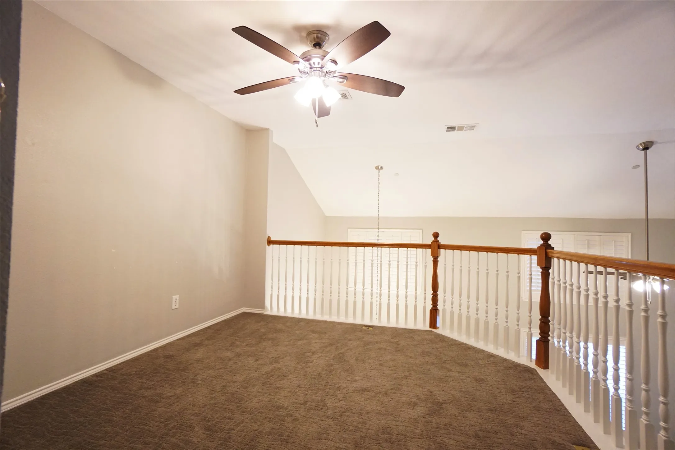 Townhouse For Rent in Collin County , 8609 Heather Ridge Drive, Plano, Texas 75024, 2 Bedroom, 2 Bathroom, 2 Garage spaces, 1,346 Sqft, built in 2001, mls#21386836, Real Estate Agent in Plano, Homes For Rent in Collin county, Homes For Rent in Plano, Realtor in Plano Texas, Real Estate Brokerage Independent Realty Texas, Luminita Cordes Realtor