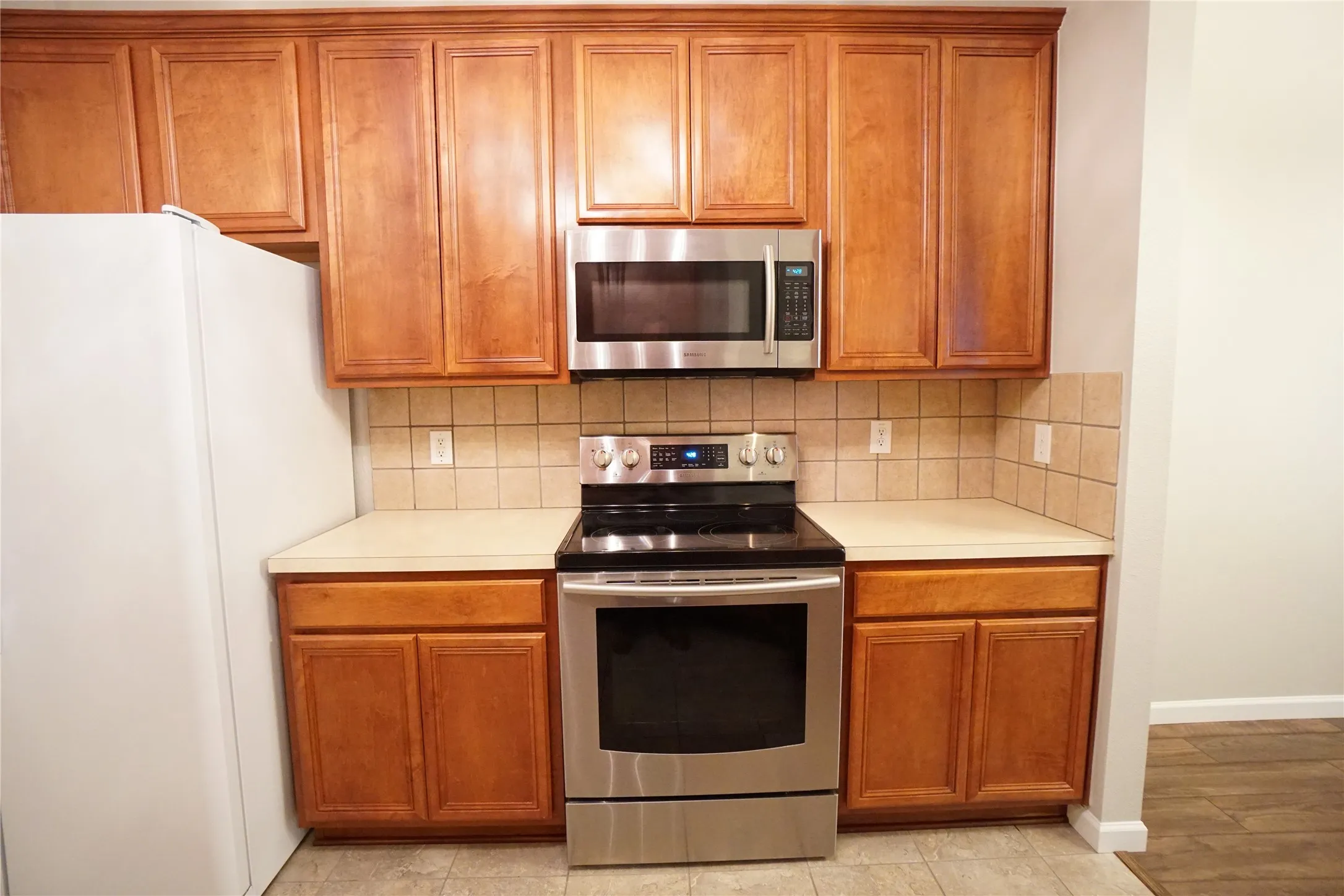 Townhouse For Rent in Collin County , 8609 Heather Ridge Drive, Plano, Texas 75024, 2 Bedroom, 2 Bathroom, 2 Garage spaces, 1,346 Sqft, built in 2001, mls#21386836, Real Estate Agent in Plano, Homes For Rent in Collin county, Homes For Rent in Plano, Realtor in Plano Texas, Real Estate Brokerage Independent Realty Texas, Luminita Cordes Realtor