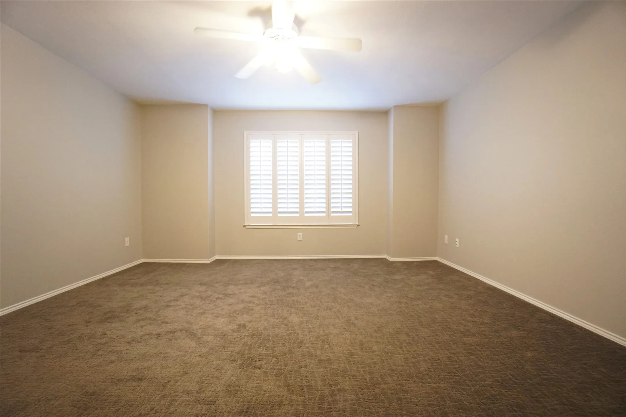 Townhouse For Rent in Collin County , 8609 Heather Ridge Drive, Plano, Texas 75024, 2 Bedroom, 2 Bathroom, 2 Garage spaces, 1,346 Sqft, built in 2001, mls#21386836, Real Estate Agent in Plano, Homes For Rent in Collin county, Homes For Rent in Plano, Realtor in Plano Texas, Real Estate Brokerage Independent Realty Texas, Luminita Cordes Realtor