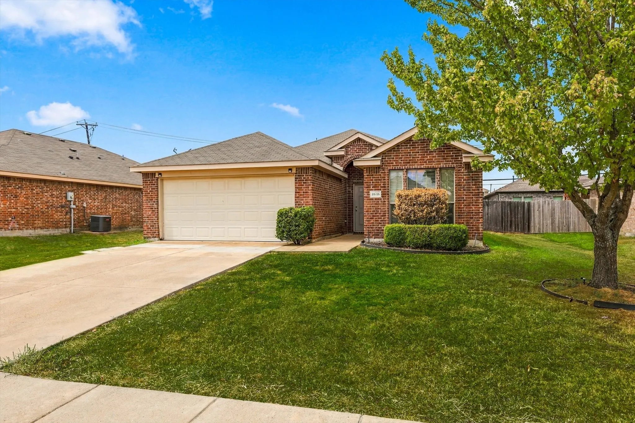 Single Family Residence For Rent in Dallas County , 2515 Wynngate Drive, Seagoville, Texas 75159, 3 Bedroom, 2 Bathroom, 2 Garage spaces, 1,489 Sqft, built in 2010, mls#21385122, Real Estate Agent in Seagoville, Homes For Rent in Dallas county, Homes For Rent in Seagoville, Realtor in Seagoville Texas, Real Estate Brokerage Independent Realty Texas, Luminita Cordes Realtor