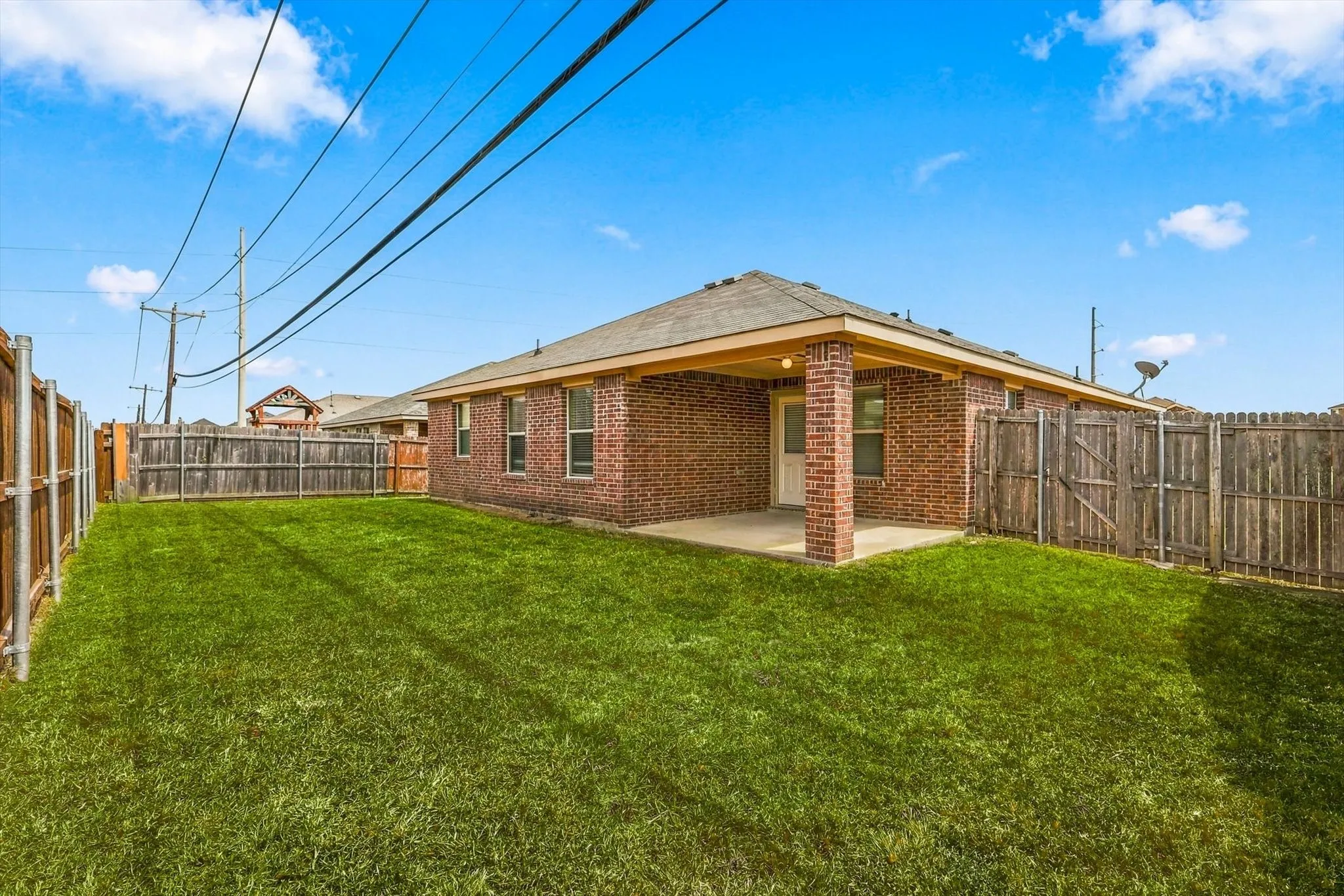 Single Family Residence For Rent in Dallas County , 2515 Wynngate Drive, Seagoville, Texas 75159, 3 Bedroom, 2 Bathroom, 2 Garage spaces, 1,489 Sqft, built in 2010, mls#21385122, Real Estate Agent in Seagoville, Homes For Rent in Dallas county, Homes For Rent in Seagoville, Realtor in Seagoville Texas, Real Estate Brokerage Independent Realty Texas, Luminita Cordes Realtor