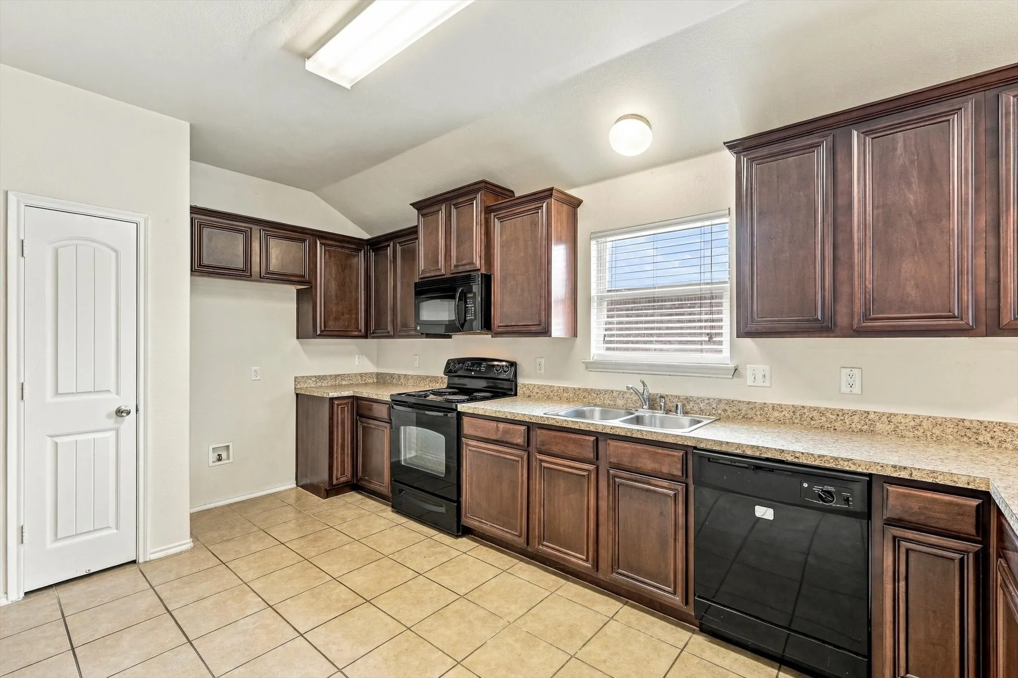 Single Family Residence For Rent in Dallas County , 2515 Wynngate Drive, Seagoville, Texas 75159, 3 Bedroom, 2 Bathroom, 2 Garage spaces, 1,489 Sqft, built in 2010, mls#21385122, Real Estate Agent in Seagoville, Homes For Rent in Dallas county, Homes For Rent in Seagoville, Realtor in Seagoville Texas, Real Estate Brokerage Independent Realty Texas, Luminita Cordes Realtor