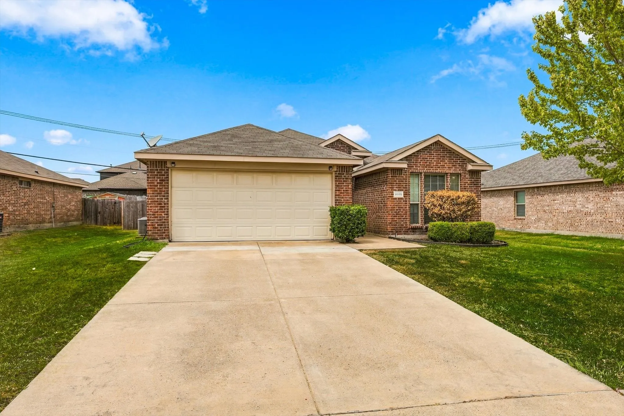 Single Family Residence For Rent in Dallas County , 2515 Wynngate Drive, Seagoville, Texas 75159, 3 Bedroom, 2 Bathroom, 2 Garage spaces, 1,489 Sqft, built in 2010, mls#21385122, Real Estate Agent in Seagoville, Homes For Rent in Dallas county, Homes For Rent in Seagoville, Realtor in Seagoville Texas, Real Estate Brokerage Independent Realty Texas, Luminita Cordes Realtor