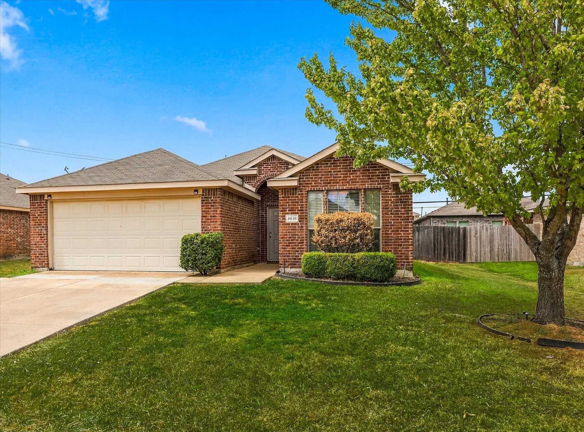 Single Family Residence For Rent in Dallas County , 2515 Wynngate Drive, Seagoville, Texas 75159, 3 Bedroom, 2 Bathroom, 2 Garage spaces, 1,489 Sqft, built in 2010, mls#21385122, Real Estate Agent in Seagoville, Homes For Rent in Dallas county, Homes For Rent in Seagoville, Realtor in Seagoville Texas, Real Estate Brokerage Independent Realty Texas, Luminita Cordes Realtor