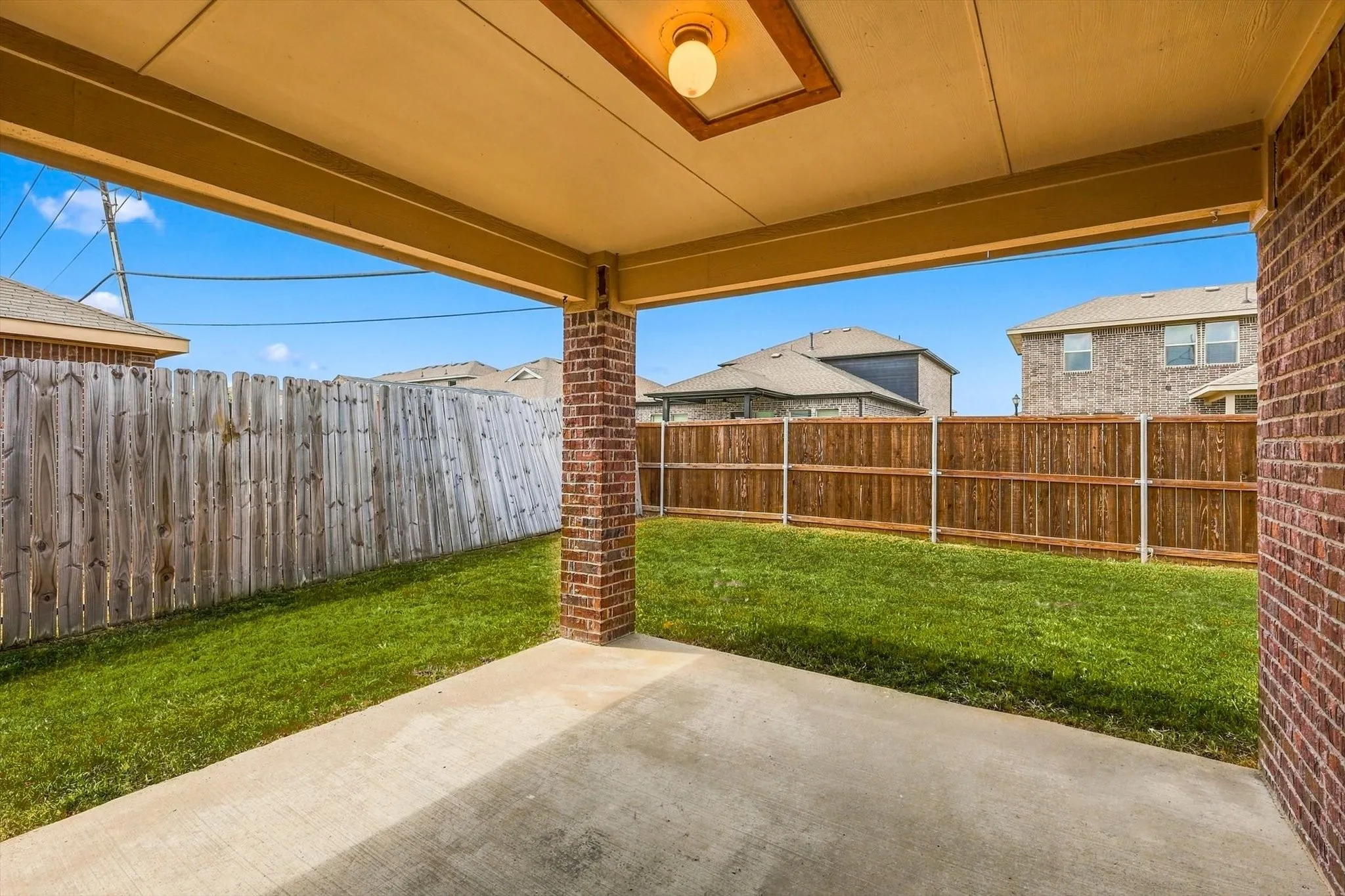 Single Family Residence For Rent in Dallas County , 2515 Wynngate Drive, Seagoville, Texas 75159, 3 Bedroom, 2 Bathroom, 2 Garage spaces, 1,489 Sqft, built in 2010, mls#21385122, Real Estate Agent in Seagoville, Homes For Rent in Dallas county, Homes For Rent in Seagoville, Realtor in Seagoville Texas, Real Estate Brokerage Independent Realty Texas, Luminita Cordes Realtor