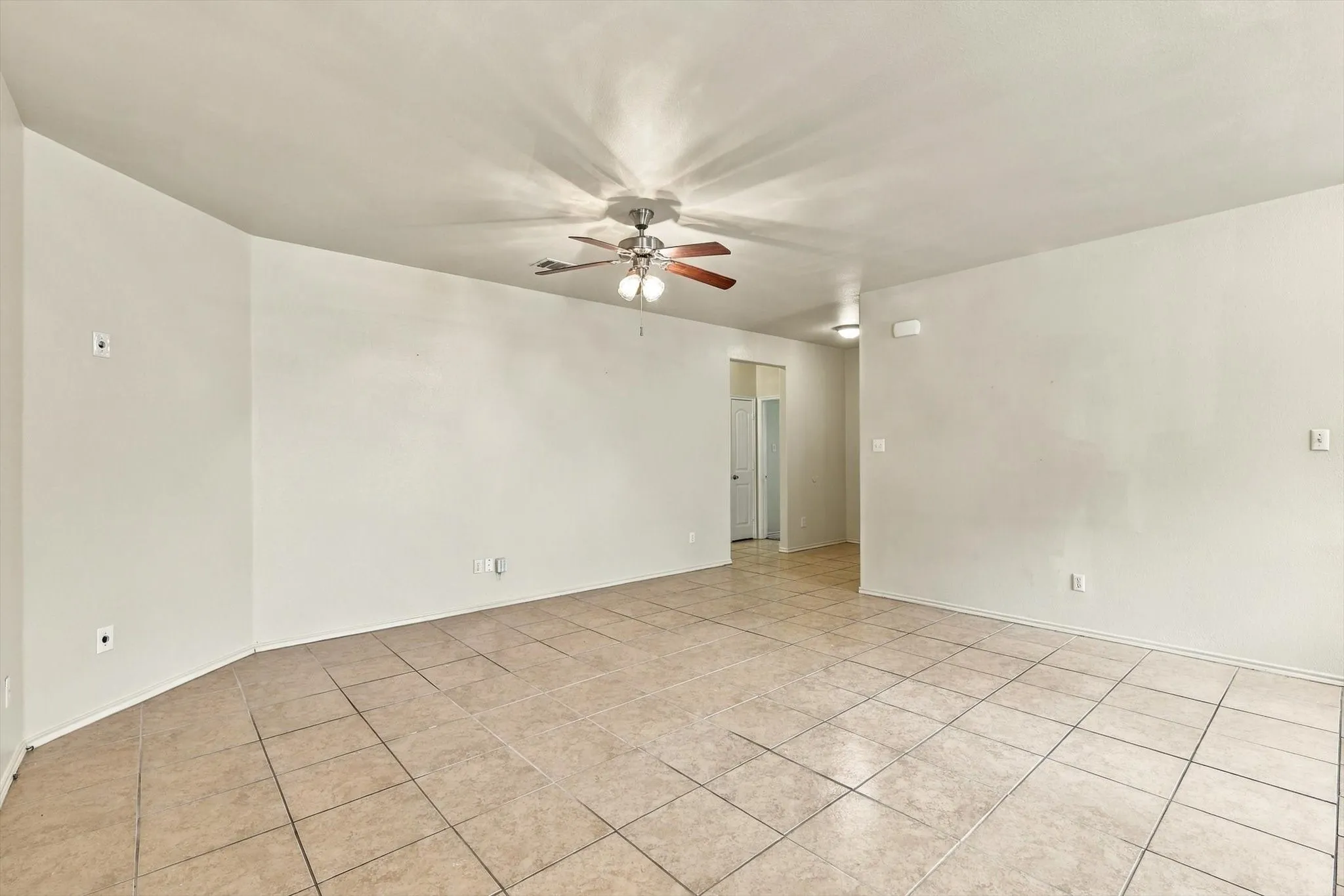 Single Family Residence For Rent in Dallas County , 2515 Wynngate Drive, Seagoville, Texas 75159, 3 Bedroom, 2 Bathroom, 2 Garage spaces, 1,489 Sqft, built in 2010, mls#21385122, Real Estate Agent in Seagoville, Homes For Rent in Dallas county, Homes For Rent in Seagoville, Realtor in Seagoville Texas, Real Estate Brokerage Independent Realty Texas, Luminita Cordes Realtor