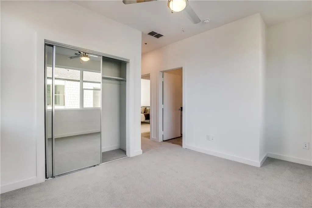 Condominium For Rent in Dallas County , 427 W 10th Street 303, Dallas, Texas 75208, 2 Bedroom, 3 Bathroom, 2 Garage spaces, 1,585 Sqft, built in 2018, mls#21386877, Real Estate Agent in Dallas, Homes For Rent in Dallas county, Homes For Rent in Dallas, Realtor in Dallas Texas, Real Estate Brokerage Independent Realty Texas, Luminita Cordes Realtor