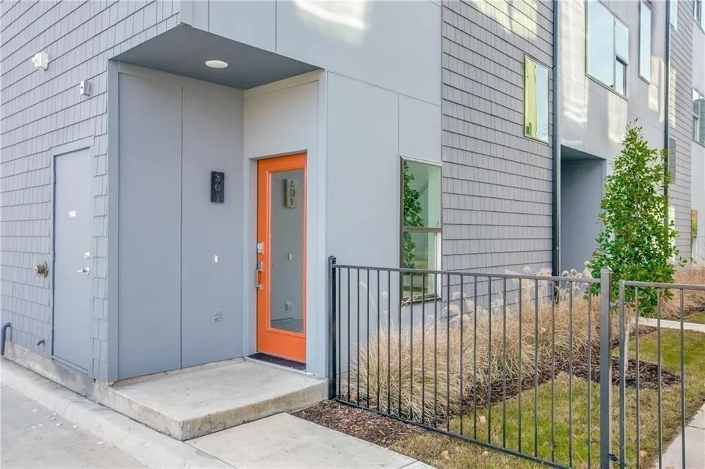 Condominium For Rent in Dallas County , 427 W 10th Street 303, Dallas, Texas 75208, 2 Bedroom, 3 Bathroom, 2 Garage spaces, 1,585 Sqft, built in 2018, mls#21386877, Real Estate Agent in Dallas, Homes For Rent in Dallas county, Homes For Rent in Dallas, Realtor in Dallas Texas, Real Estate Brokerage Independent Realty Texas, Luminita Cordes Realtor