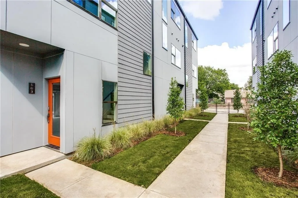 Condominium For Rent in Dallas County , 427 W 10th Street 303, Dallas, Texas 75208, 2 Bedroom, 3 Bathroom, 2 Garage spaces, 1,585 Sqft, built in 2018, mls#21386877, Real Estate Agent in Dallas, Homes For Rent in Dallas county, Homes For Rent in Dallas, Realtor in Dallas Texas, Real Estate Brokerage Independent Realty Texas, Luminita Cordes Realtor