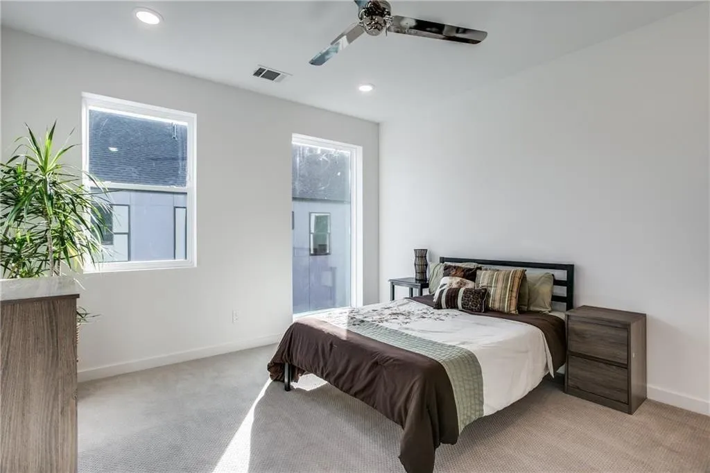 Condominium For Rent in Dallas County , 427 W 10th Street 303, Dallas, Texas 75208, 2 Bedroom, 3 Bathroom, 2 Garage spaces, 1,585 Sqft, built in 2018, mls#21386877, Real Estate Agent in Dallas, Homes For Rent in Dallas county, Homes For Rent in Dallas, Realtor in Dallas Texas, Real Estate Brokerage Independent Realty Texas, Luminita Cordes Realtor