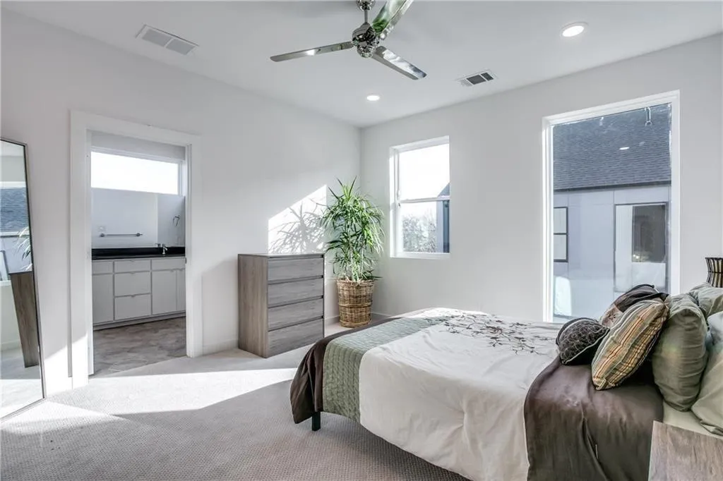 Condominium For Rent in Dallas County , 427 W 10th Street 303, Dallas, Texas 75208, 2 Bedroom, 3 Bathroom, 2 Garage spaces, 1,585 Sqft, built in 2018, mls#21386877, Real Estate Agent in Dallas, Homes For Rent in Dallas county, Homes For Rent in Dallas, Realtor in Dallas Texas, Real Estate Brokerage Independent Realty Texas, Luminita Cordes Realtor