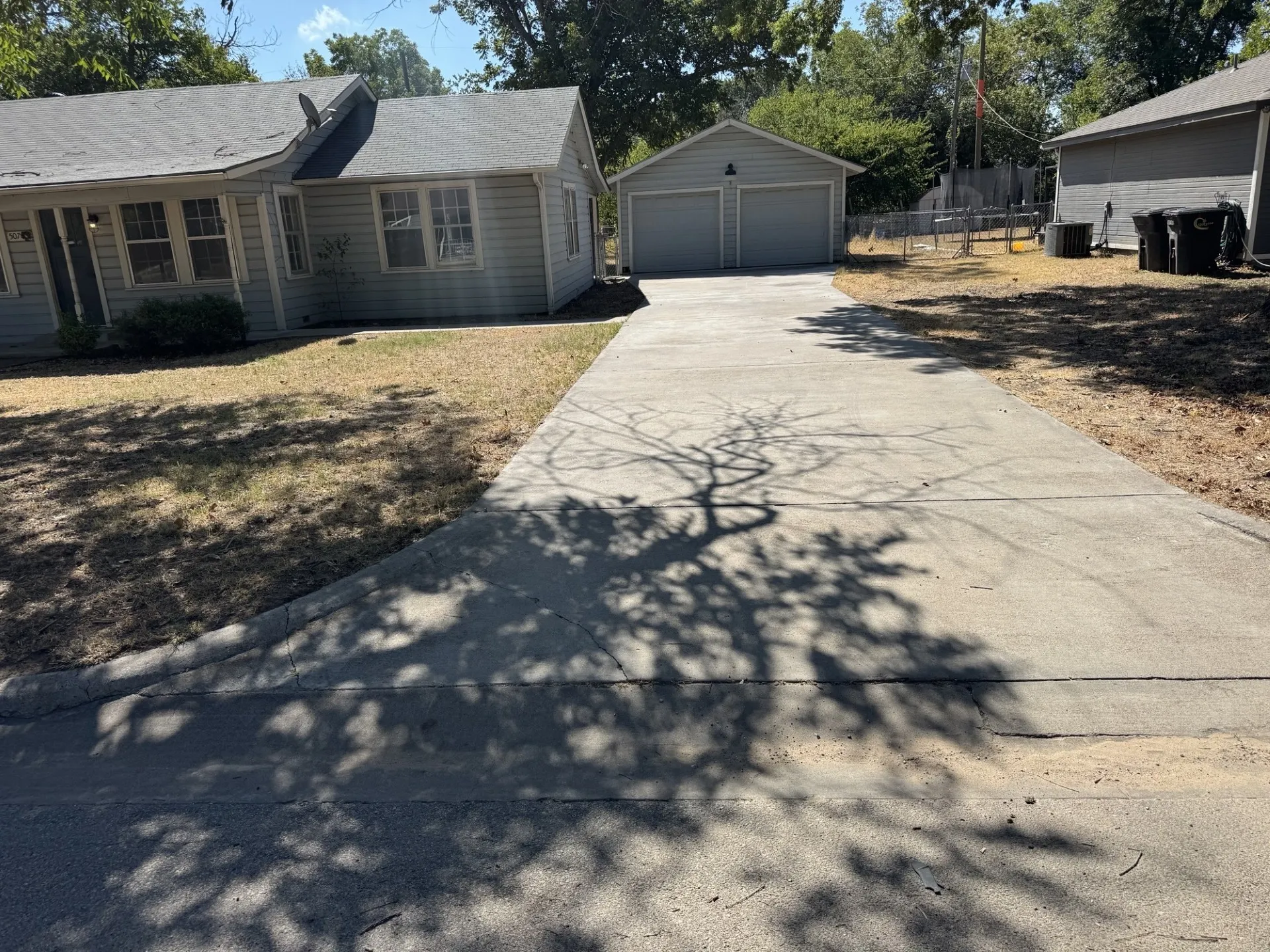 Single Family Residence For Sale in Johnson County , 507 Poindexter Avenue, Cleburne, Texas 76033, 3 Bedroom, 1 Bathroom, 2 Garage spaces, 1,316 Sqft, built in 1950, mls#21386863, Real Estate Agent in Cleburne, Homes For Sale in Johnson county, Homes For Sale in Cleburne, Realtor in Cleburne Texas, Real Estate Brokerage Independent Realty Texas, Luminita Cordes Realtor