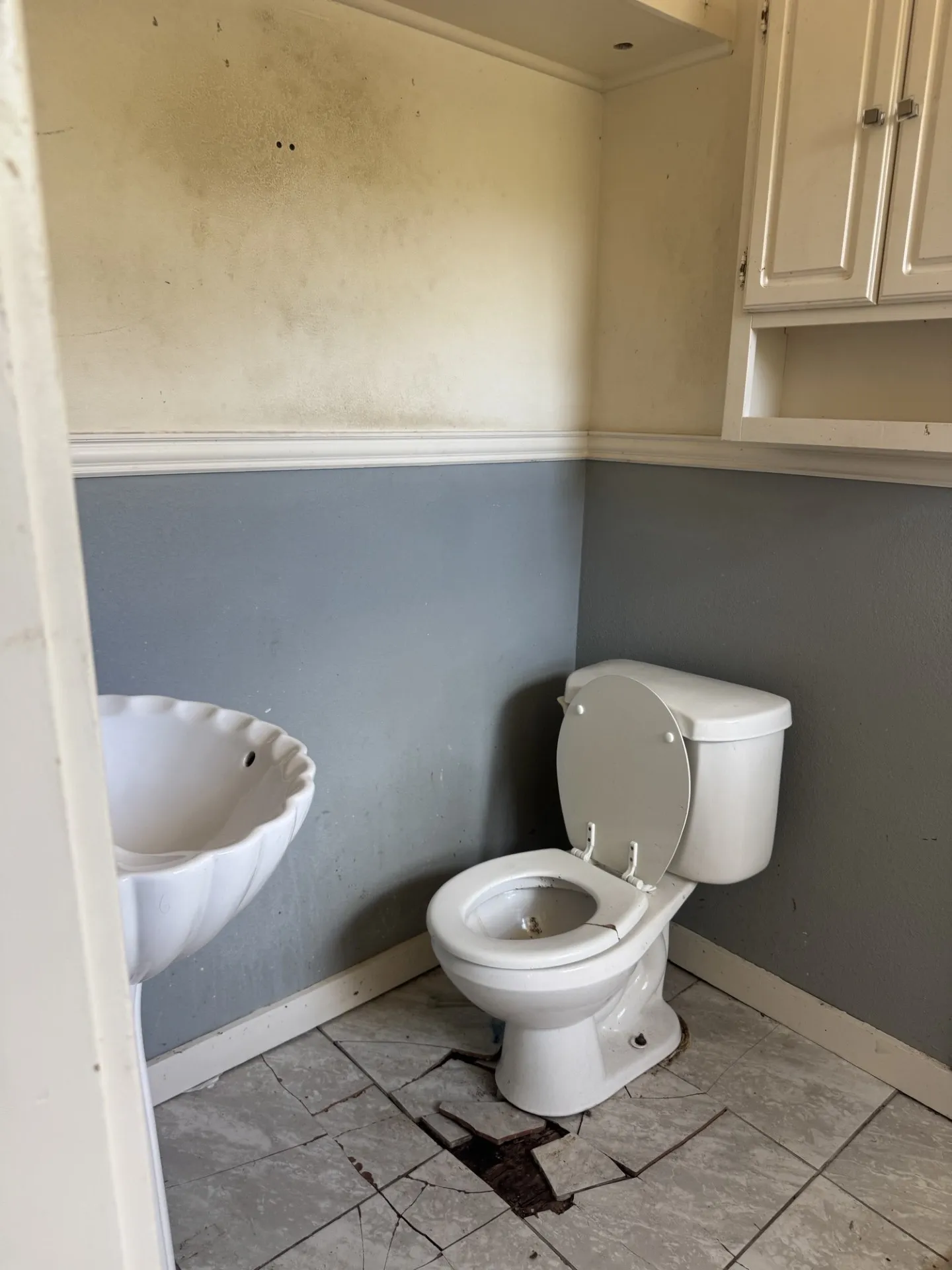 Single Family Residence For Sale in Johnson County , 507 Poindexter Avenue, Cleburne, Texas 76033, 3 Bedroom, 1 Bathroom, 2 Garage spaces, 1,316 Sqft, built in 1950, mls#21386863, Real Estate Agent in Cleburne, Homes For Sale in Johnson county, Homes For Sale in Cleburne, Realtor in Cleburne Texas, Real Estate Brokerage Independent Realty Texas, Luminita Cordes Realtor