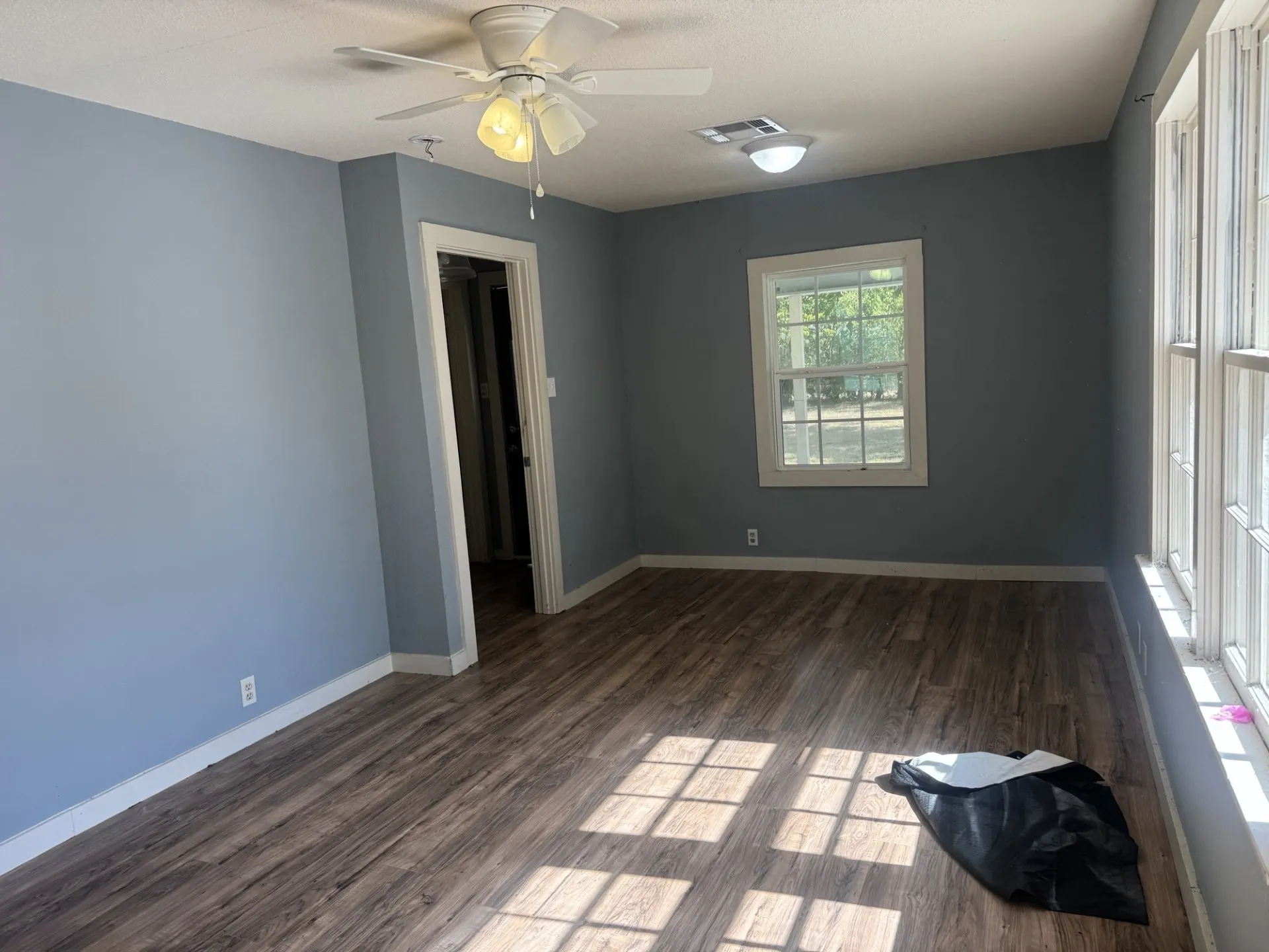 Single Family Residence For Sale in Johnson County , 507 Poindexter Avenue, Cleburne, Texas 76033, 3 Bedroom, 1 Bathroom, 2 Garage spaces, 1,316 Sqft, built in 1950, mls#21386863, Real Estate Agent in Cleburne, Homes For Sale in Johnson county, Homes For Sale in Cleburne, Realtor in Cleburne Texas, Real Estate Brokerage Independent Realty Texas, Luminita Cordes Realtor