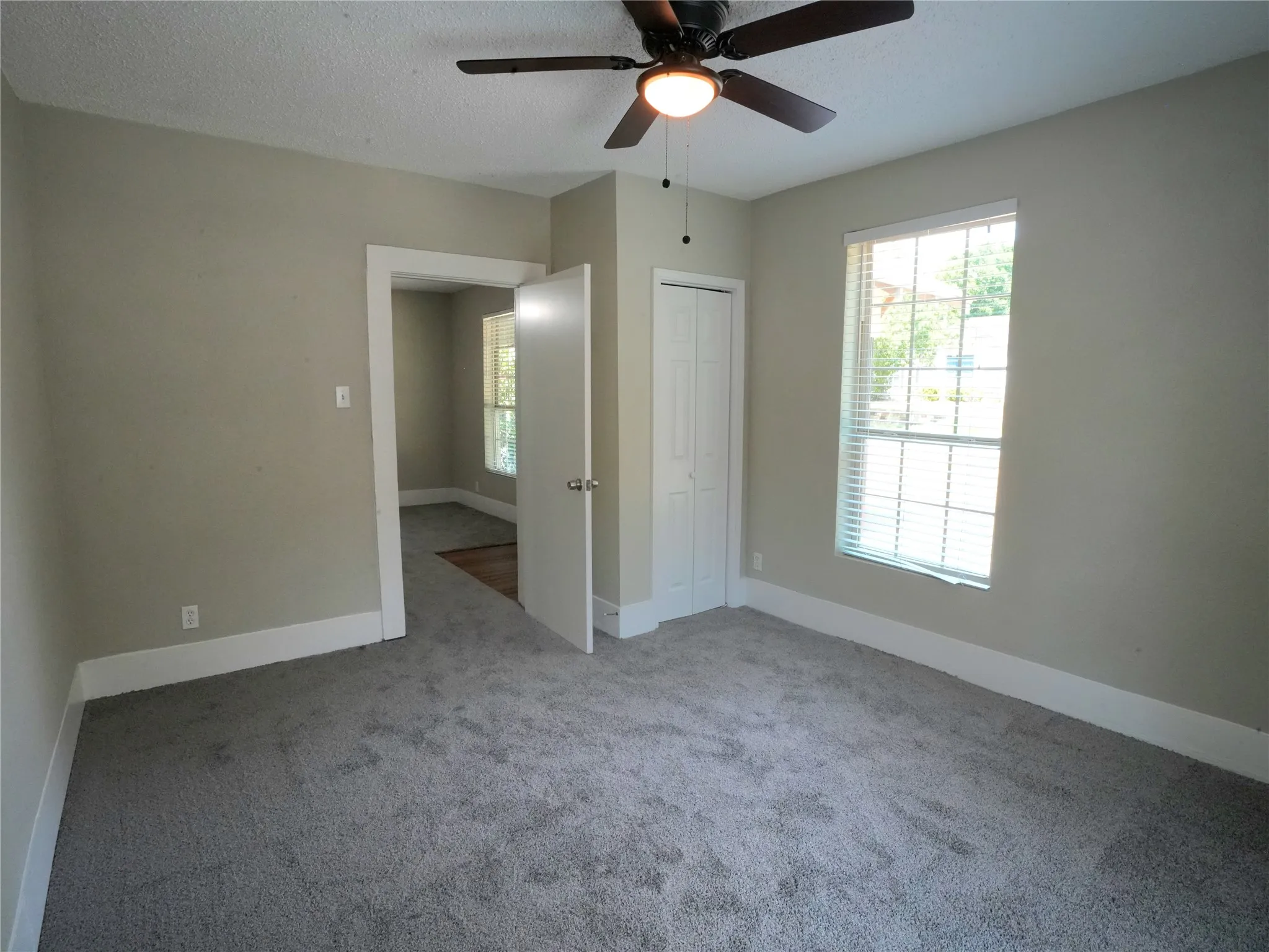 Single Family Residence For Sale in Tarrant County , 3012 Ryan Avenue, Fort Worth, Texas 76110, 3 Bedroom, 1 Bathroom, 1 Garage spaces, 1,189 Sqft, built in 1924, mls#21386878, Real Estate Agent in Fort Worth, Homes For Sale in Tarrant county, Homes For Sale in Fort Worth, Realtor in Fort Worth Texas, Real Estate Brokerage Independent Realty Texas, Luminita Cordes Realtor