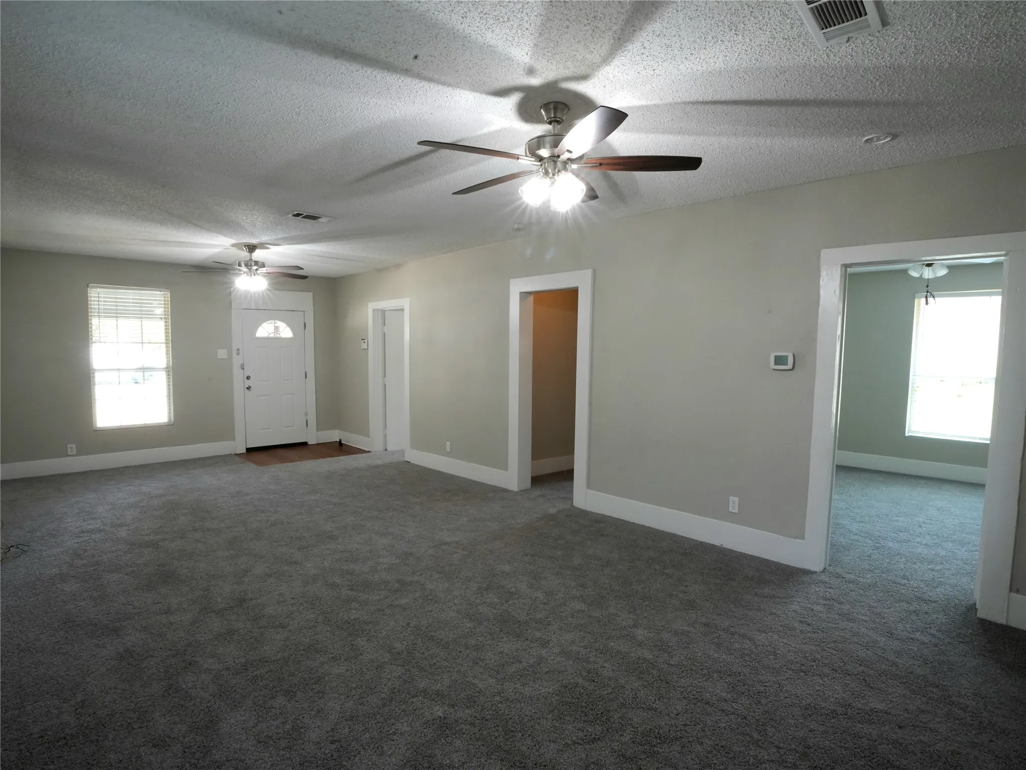Single Family Residence For Sale in Tarrant County , 3012 Ryan Avenue, Fort Worth, Texas 76110, 3 Bedroom, 1 Bathroom, 1 Garage spaces, 1,189 Sqft, built in 1924, mls#21386878, Real Estate Agent in Fort Worth, Homes For Sale in Tarrant county, Homes For Sale in Fort Worth, Realtor in Fort Worth Texas, Real Estate Brokerage Independent Realty Texas, Luminita Cordes Realtor