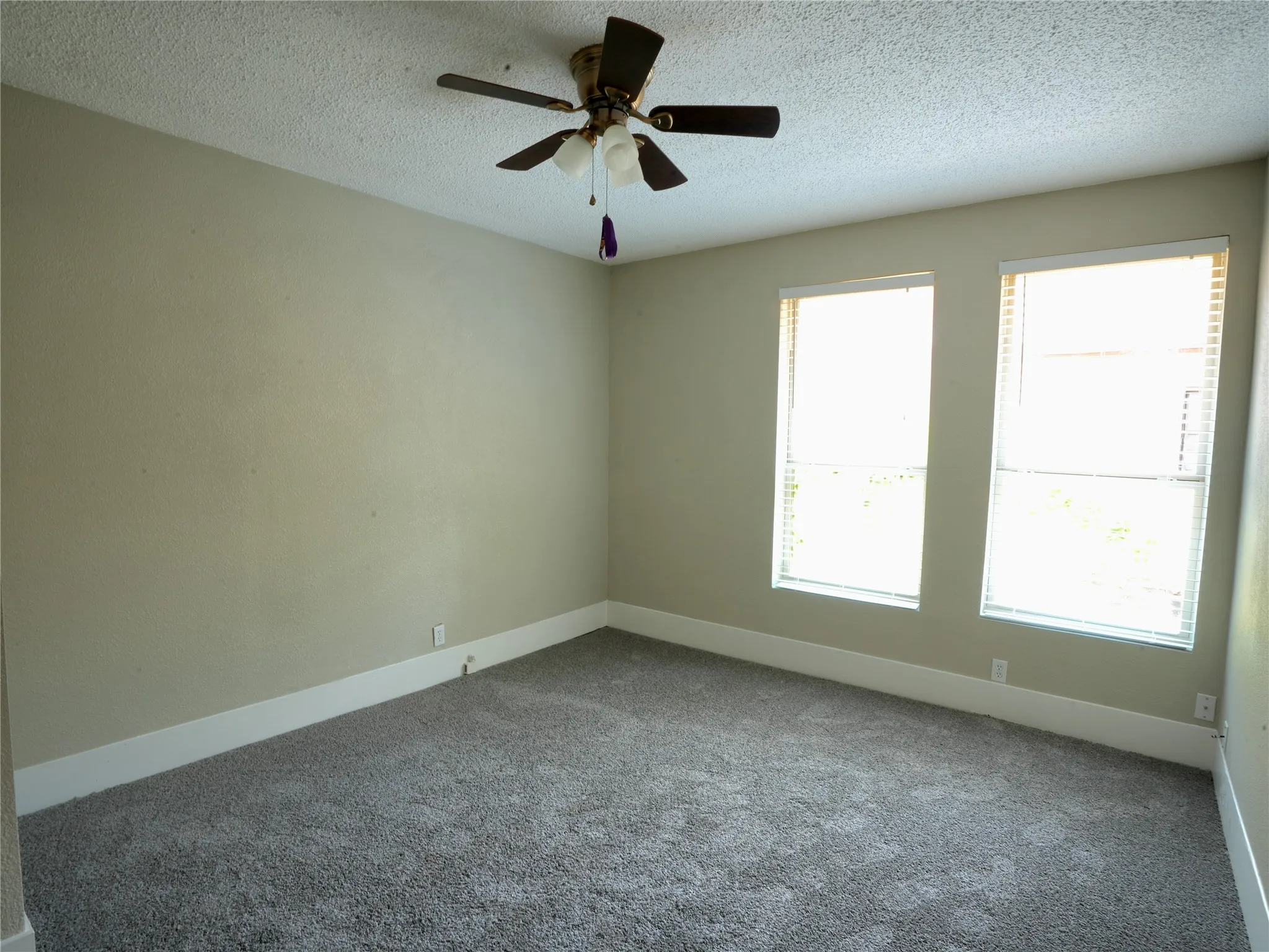 Single Family Residence For Sale in Tarrant County , 3012 Ryan Avenue, Fort Worth, Texas 76110, 3 Bedroom, 1 Bathroom, 1 Garage spaces, 1,189 Sqft, built in 1924, mls#21386878, Real Estate Agent in Fort Worth, Homes For Sale in Tarrant county, Homes For Sale in Fort Worth, Realtor in Fort Worth Texas, Real Estate Brokerage Independent Realty Texas, Luminita Cordes Realtor