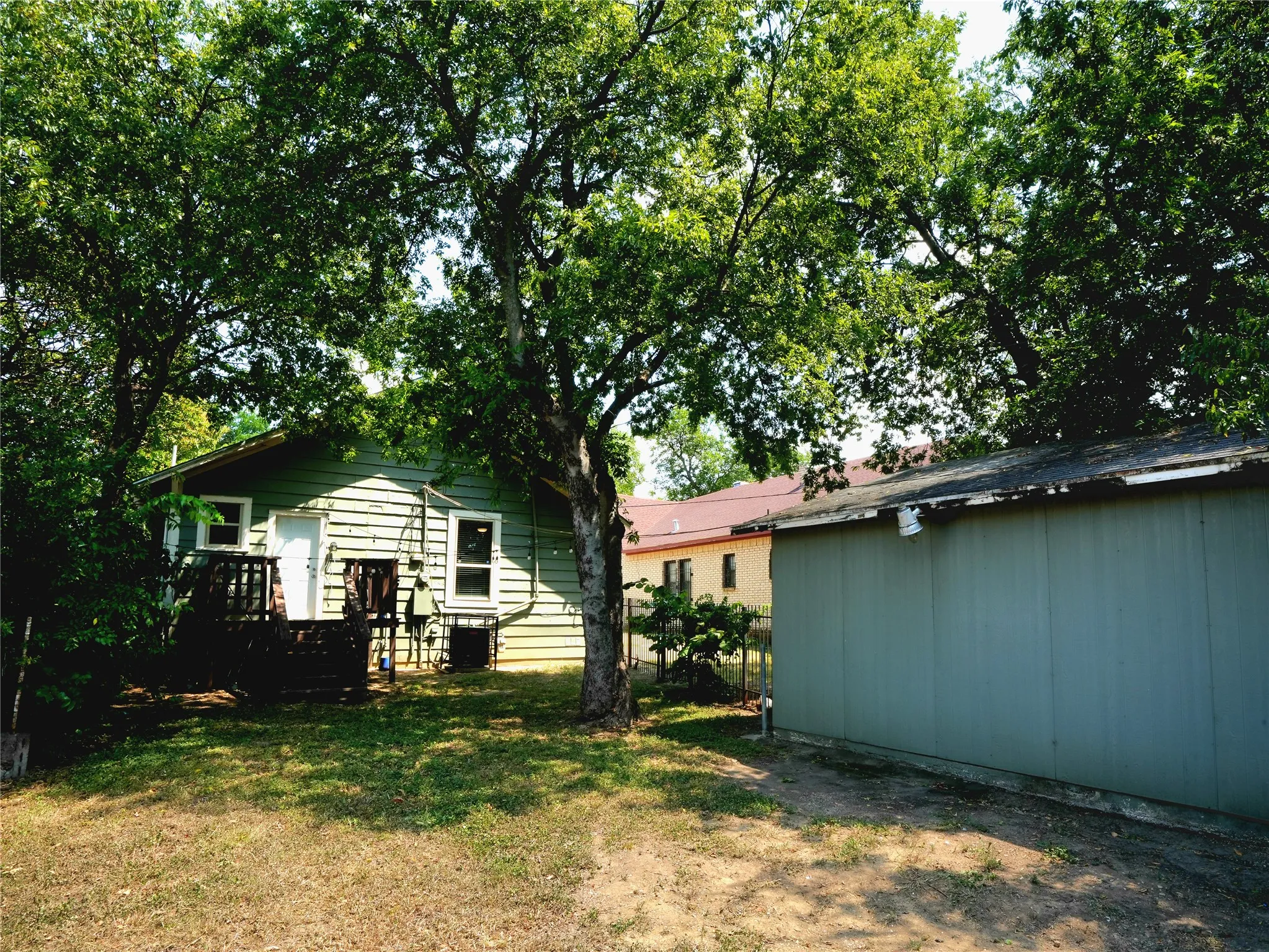 Single Family Residence For Sale in Tarrant County , 3012 Ryan Avenue, Fort Worth, Texas 76110, 3 Bedroom, 1 Bathroom, 1 Garage spaces, 1,189 Sqft, built in 1924, mls#21386878, Real Estate Agent in Fort Worth, Homes For Sale in Tarrant county, Homes For Sale in Fort Worth, Realtor in Fort Worth Texas, Real Estate Brokerage Independent Realty Texas, Luminita Cordes Realtor