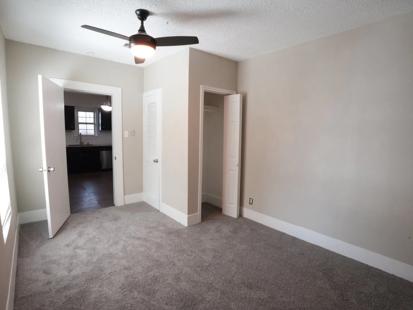 Single Family Residence For Sale in Tarrant County , 3012 Ryan Avenue, Fort Worth, Texas 76110, 3 Bedroom, 1 Bathroom, 1 Garage spaces, 1,189 Sqft, built in 1924, mls#21386878, Real Estate Agent in Fort Worth, Homes For Sale in Tarrant county, Homes For Sale in Fort Worth, Realtor in Fort Worth Texas, Real Estate Brokerage Independent Realty Texas, Luminita Cordes Realtor