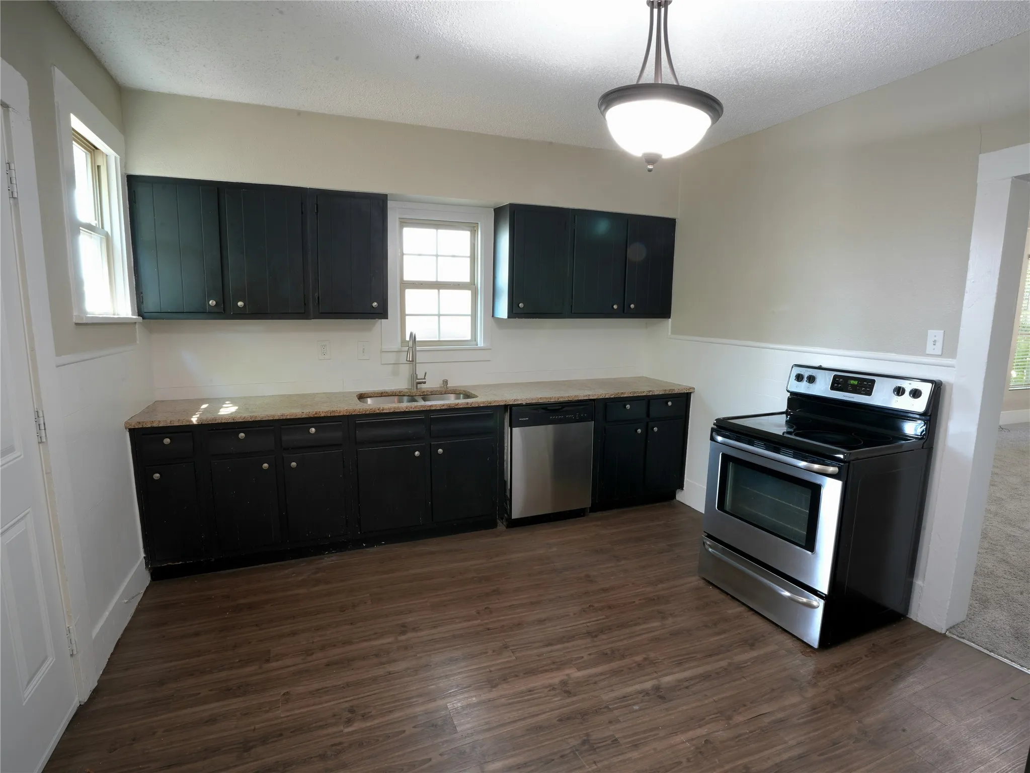 Single Family Residence For Sale in Tarrant County , 3012 Ryan Avenue, Fort Worth, Texas 76110, 3 Bedroom, 1 Bathroom, 1 Garage spaces, 1,189 Sqft, built in 1924, mls#21386878, Real Estate Agent in Fort Worth, Homes For Sale in Tarrant county, Homes For Sale in Fort Worth, Realtor in Fort Worth Texas, Real Estate Brokerage Independent Realty Texas, Luminita Cordes Realtor
