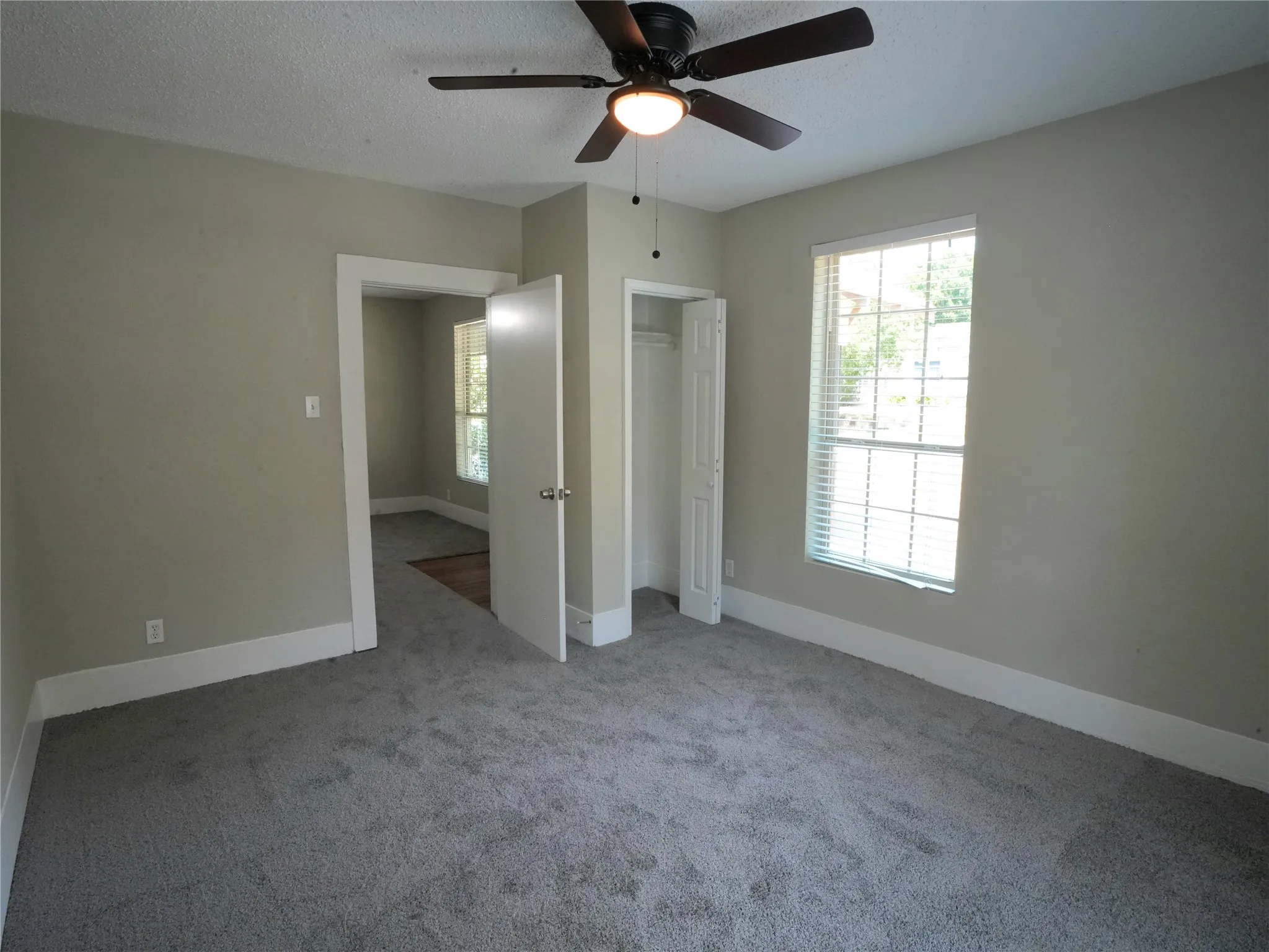 Single Family Residence For Sale in Tarrant County , 3012 Ryan Avenue, Fort Worth, Texas 76110, 3 Bedroom, 1 Bathroom, 1 Garage spaces, 1,189 Sqft, built in 1924, mls#21386878, Real Estate Agent in Fort Worth, Homes For Sale in Tarrant county, Homes For Sale in Fort Worth, Realtor in Fort Worth Texas, Real Estate Brokerage Independent Realty Texas, Luminita Cordes Realtor