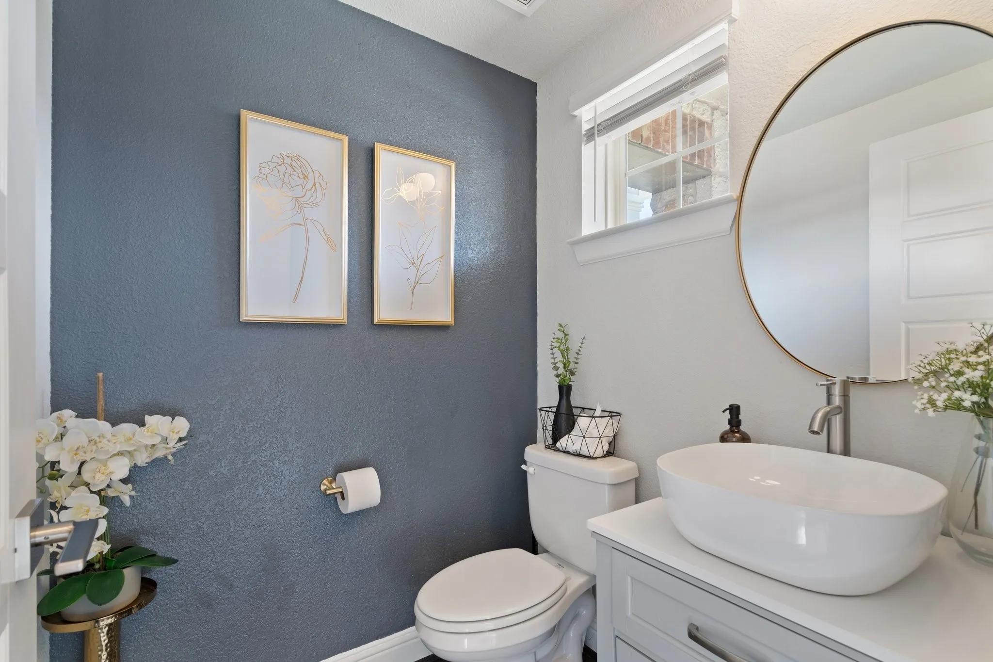 powder bath downstairs
