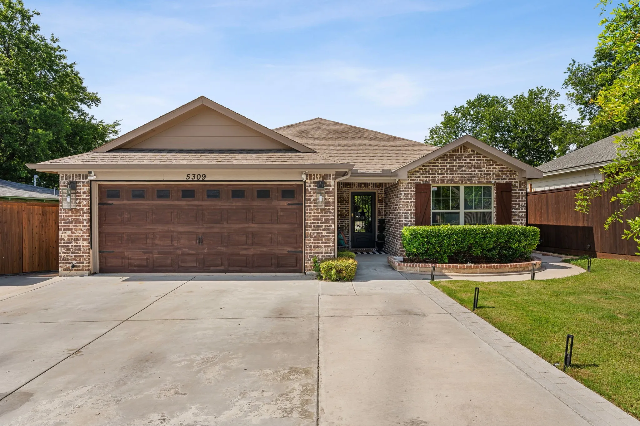 Single Family Residence For Rent in Tarrant County , 5309 Humbert Avenue, Fort Worth, Texas 76107, 4 Bedroom, 2 Bathroom, 2 Garage spaces, 1,651 Sqft, built in 2017, mls#21385407, Real Estate Agent in Fort Worth, Homes For Rent in Tarrant county, Homes For Rent in Fort Worth, Realtor in Fort Worth Texas, Real Estate Brokerage Independent Realty Texas, Luminita Cordes Realtor