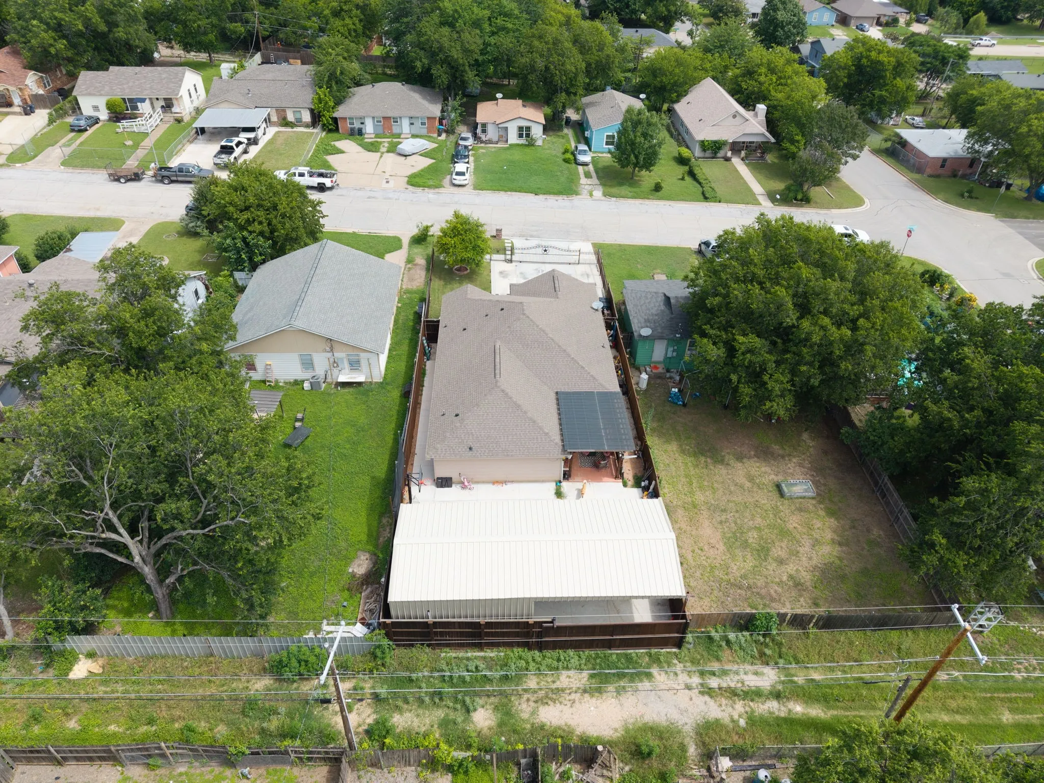 Single Family Residence For Rent in Tarrant County , 5309 Humbert Avenue, Fort Worth, Texas 76107, 4 Bedroom, 2 Bathroom, 2 Garage spaces, 1,651 Sqft, built in 2017, mls#21385407, Real Estate Agent in Fort Worth, Homes For Rent in Tarrant county, Homes For Rent in Fort Worth, Realtor in Fort Worth Texas, Real Estate Brokerage Independent Realty Texas, Luminita Cordes Realtor