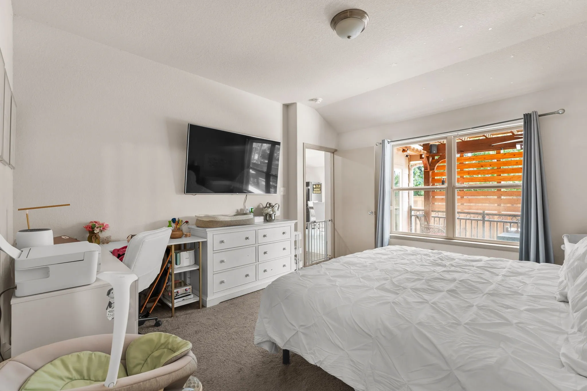 Single Family Residence For Rent in Tarrant County , 5309 Humbert Avenue, Fort Worth, Texas 76107, 4 Bedroom, 2 Bathroom, 2 Garage spaces, 1,651 Sqft, built in 2017, mls#21385407, Real Estate Agent in Fort Worth, Homes For Rent in Tarrant county, Homes For Rent in Fort Worth, Realtor in Fort Worth Texas, Real Estate Brokerage Independent Realty Texas, Luminita Cordes Realtor