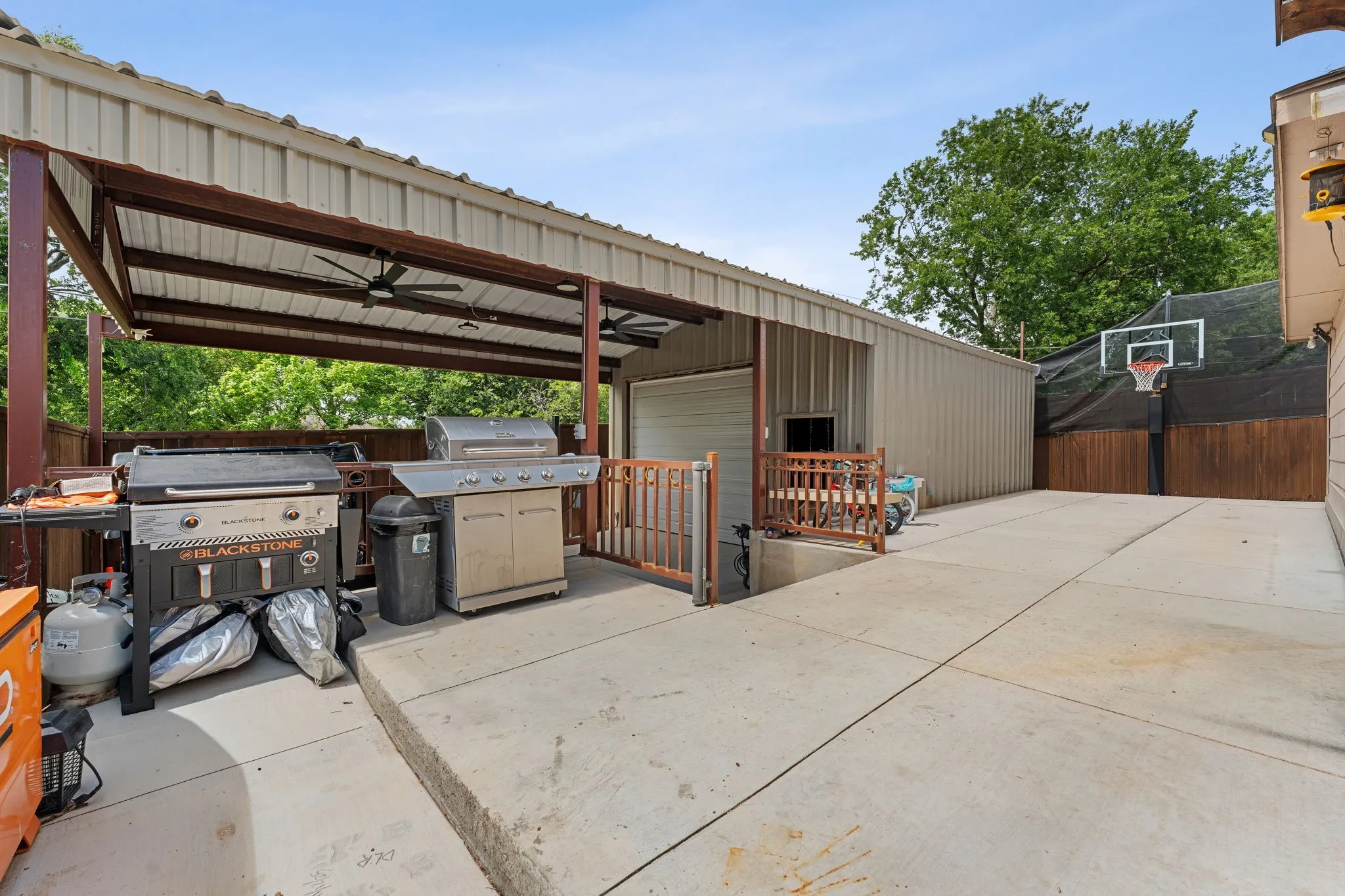 Single Family Residence For Rent in Tarrant County , 5309 Humbert Avenue, Fort Worth, Texas 76107, 4 Bedroom, 2 Bathroom, 2 Garage spaces, 1,651 Sqft, built in 2017, mls#21385407, Real Estate Agent in Fort Worth, Homes For Rent in Tarrant county, Homes For Rent in Fort Worth, Realtor in Fort Worth Texas, Real Estate Brokerage Independent Realty Texas, Luminita Cordes Realtor