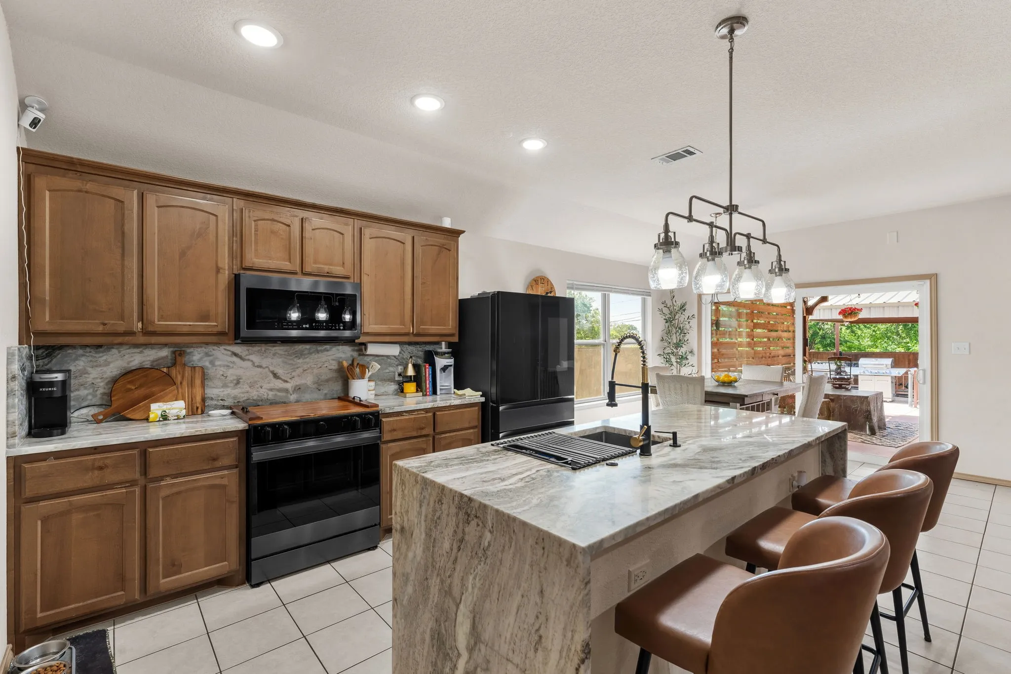 Single Family Residence For Rent in Tarrant County , 5309 Humbert Avenue, Fort Worth, Texas 76107, 4 Bedroom, 2 Bathroom, 2 Garage spaces, 1,651 Sqft, built in 2017, mls#21385407, Real Estate Agent in Fort Worth, Homes For Rent in Tarrant county, Homes For Rent in Fort Worth, Realtor in Fort Worth Texas, Real Estate Brokerage Independent Realty Texas, Luminita Cordes Realtor