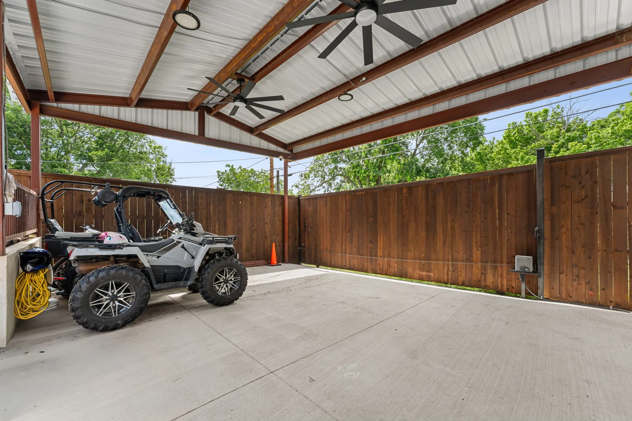 Single Family Residence For Rent in Tarrant County , 5309 Humbert Avenue, Fort Worth, Texas 76107, 4 Bedroom, 2 Bathroom, 2 Garage spaces, 1,651 Sqft, built in 2017, mls#21385407, Real Estate Agent in Fort Worth, Homes For Rent in Tarrant county, Homes For Rent in Fort Worth, Realtor in Fort Worth Texas, Real Estate Brokerage Independent Realty Texas, Luminita Cordes Realtor