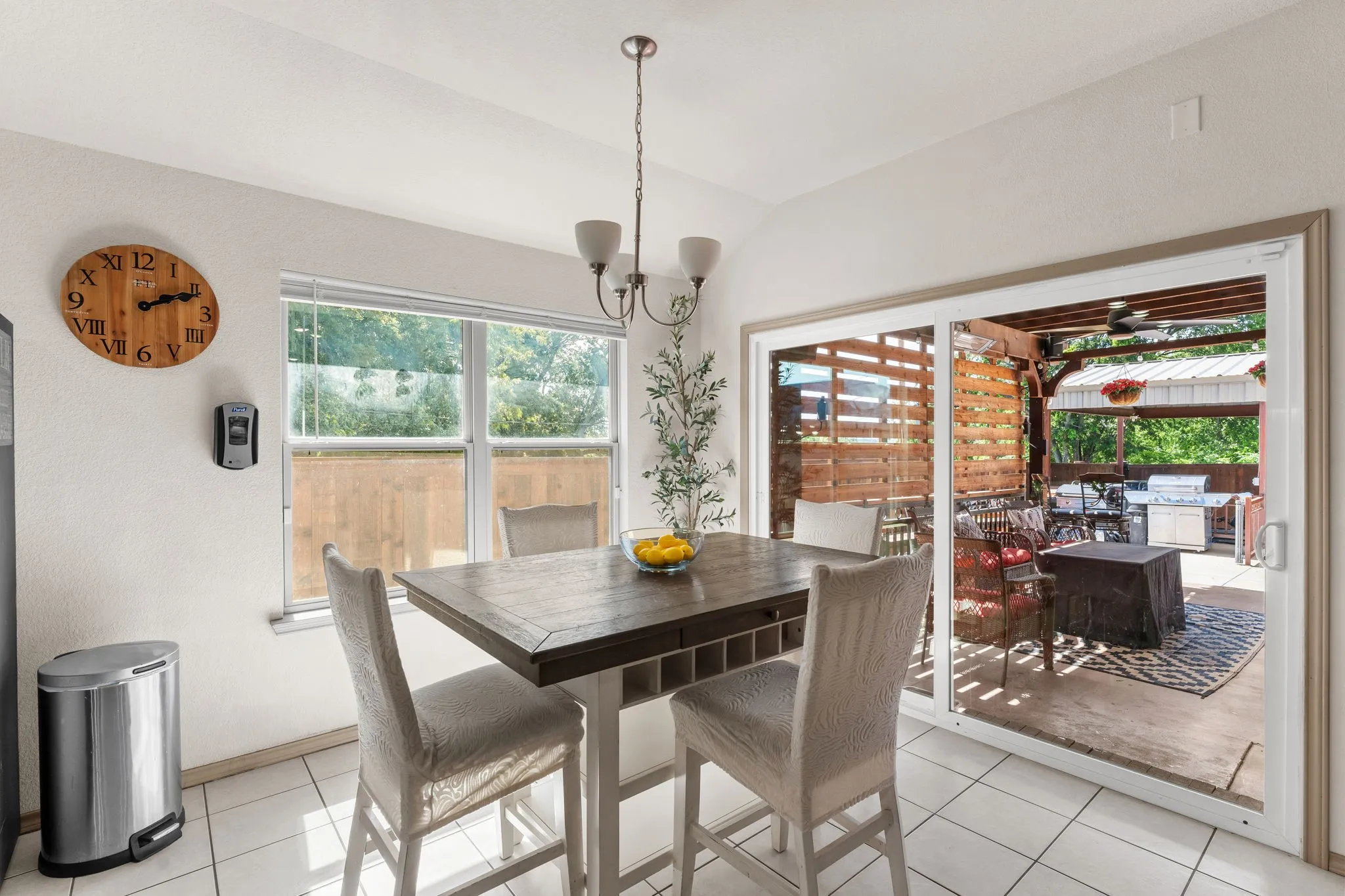 Single Family Residence For Rent in Tarrant County , 5309 Humbert Avenue, Fort Worth, Texas 76107, 4 Bedroom, 2 Bathroom, 2 Garage spaces, 1,651 Sqft, built in 2017, mls#21385407, Real Estate Agent in Fort Worth, Homes For Rent in Tarrant county, Homes For Rent in Fort Worth, Realtor in Fort Worth Texas, Real Estate Brokerage Independent Realty Texas, Luminita Cordes Realtor