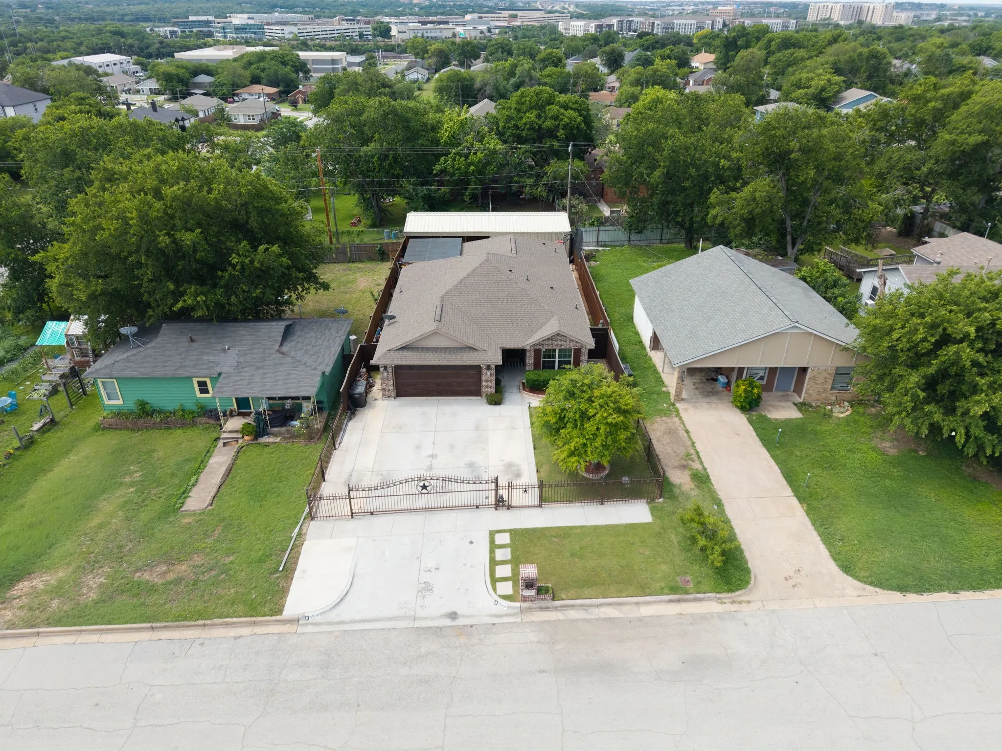 Single Family Residence For Rent in Tarrant County , 5309 Humbert Avenue, Fort Worth, Texas 76107, 4 Bedroom, 2 Bathroom, 2 Garage spaces, 1,651 Sqft, built in 2017, mls#21385407, Real Estate Agent in Fort Worth, Homes For Rent in Tarrant county, Homes For Rent in Fort Worth, Realtor in Fort Worth Texas, Real Estate Brokerage Independent Realty Texas, Luminita Cordes Realtor