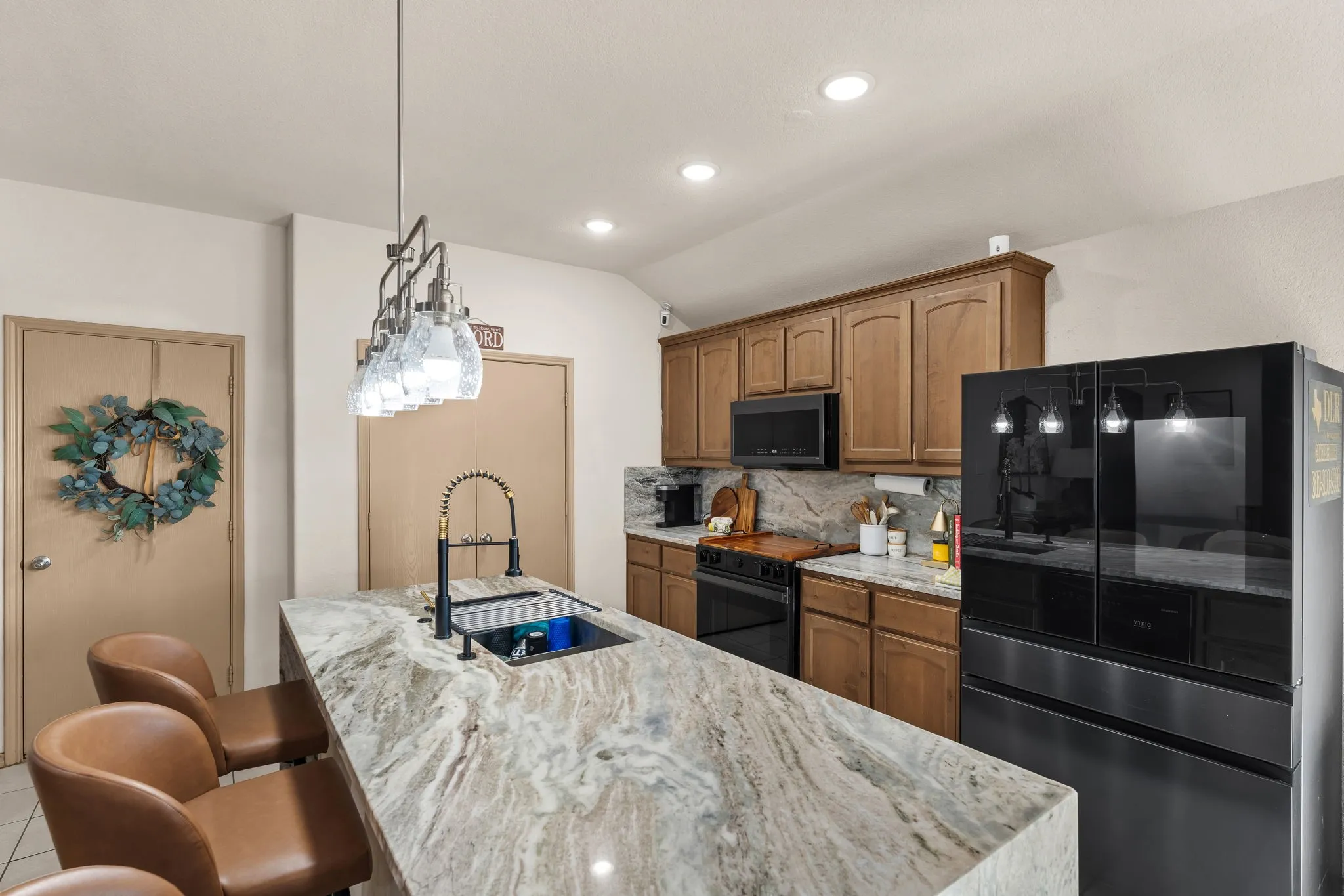 Single Family Residence For Rent in Tarrant County , 5309 Humbert Avenue, Fort Worth, Texas 76107, 4 Bedroom, 2 Bathroom, 2 Garage spaces, 1,651 Sqft, built in 2017, mls#21385407, Real Estate Agent in Fort Worth, Homes For Rent in Tarrant county, Homes For Rent in Fort Worth, Realtor in Fort Worth Texas, Real Estate Brokerage Independent Realty Texas, Luminita Cordes Realtor