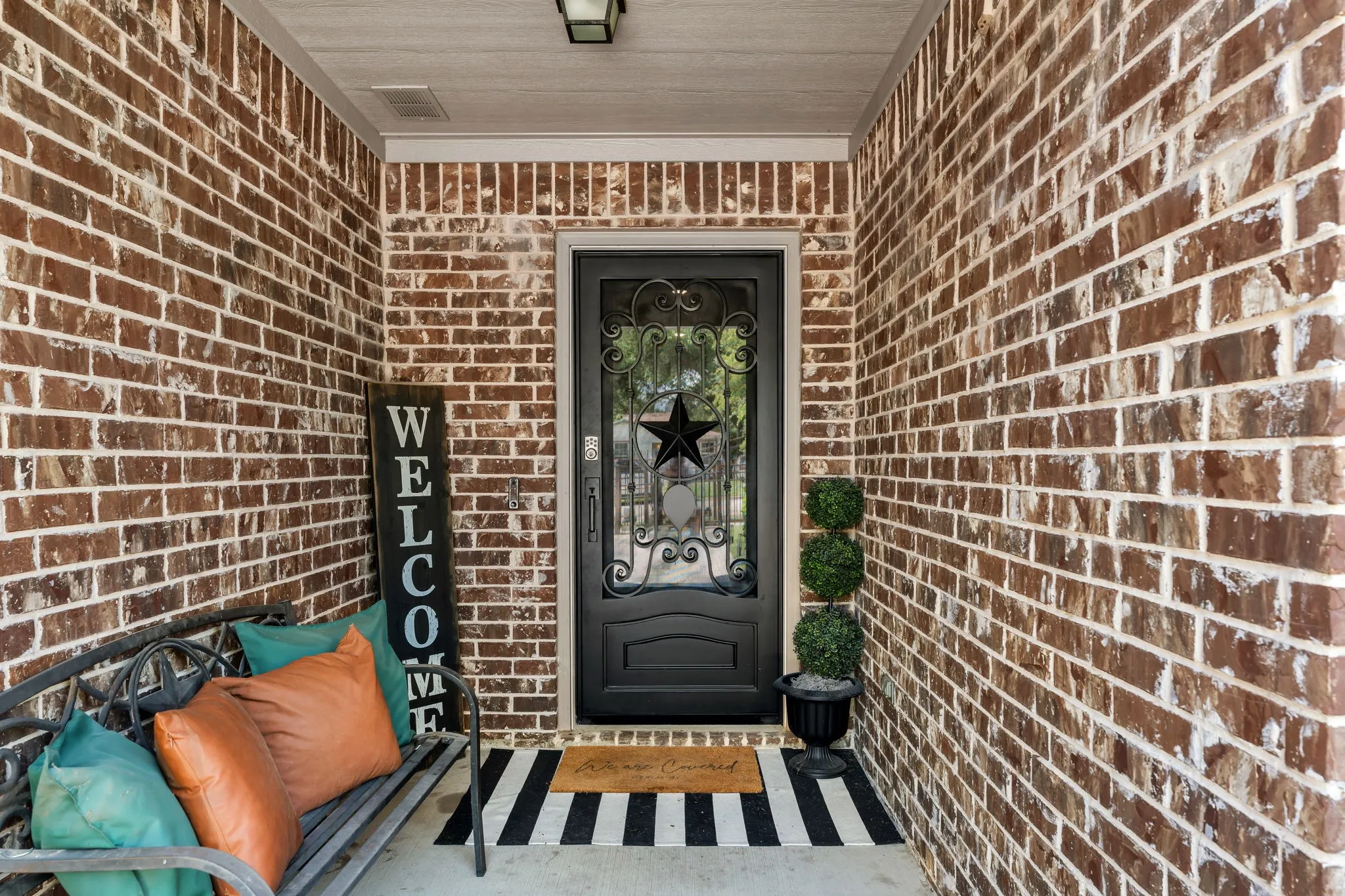 Single Family Residence For Rent in Tarrant County , 5309 Humbert Avenue, Fort Worth, Texas 76107, 4 Bedroom, 2 Bathroom, 2 Garage spaces, 1,651 Sqft, built in 2017, mls#21385407, Real Estate Agent in Fort Worth, Homes For Rent in Tarrant county, Homes For Rent in Fort Worth, Realtor in Fort Worth Texas, Real Estate Brokerage Independent Realty Texas, Luminita Cordes Realtor