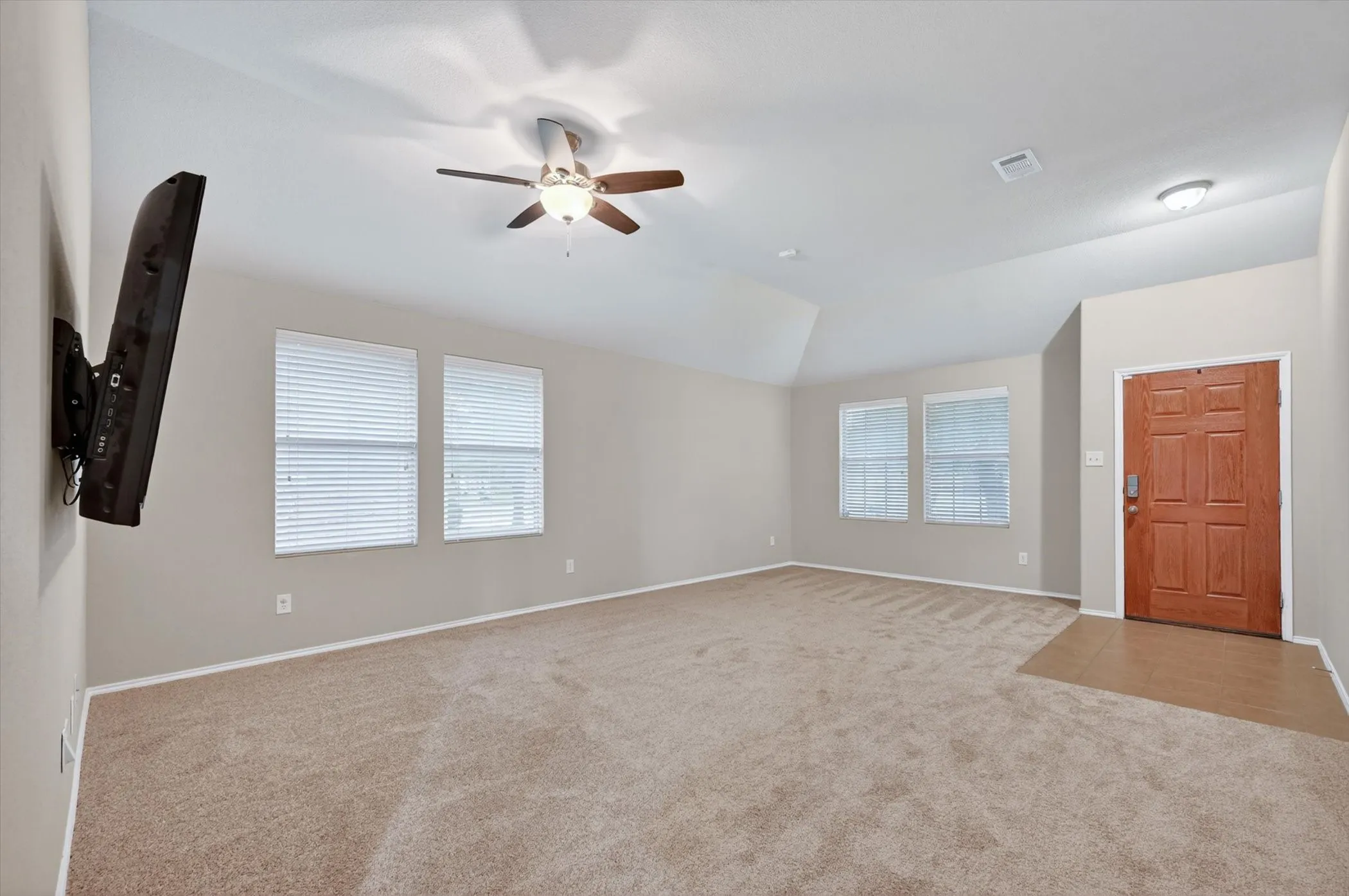 Single Family Residence For Rent in Denton County , 5640 Lincolnwood Drive, Prosper, Texas 75078, 4 Bedroom, 2 Bathroom, 2 Garage spaces, 2,338 Sqft, built in 2009, mls#21386763, Real Estate Agent in Prosper, Homes For Rent in Denton county, Homes For Rent in Prosper, Realtor in Prosper Texas, Real Estate Brokerage Independent Realty Texas, Luminita Cordes Realtor