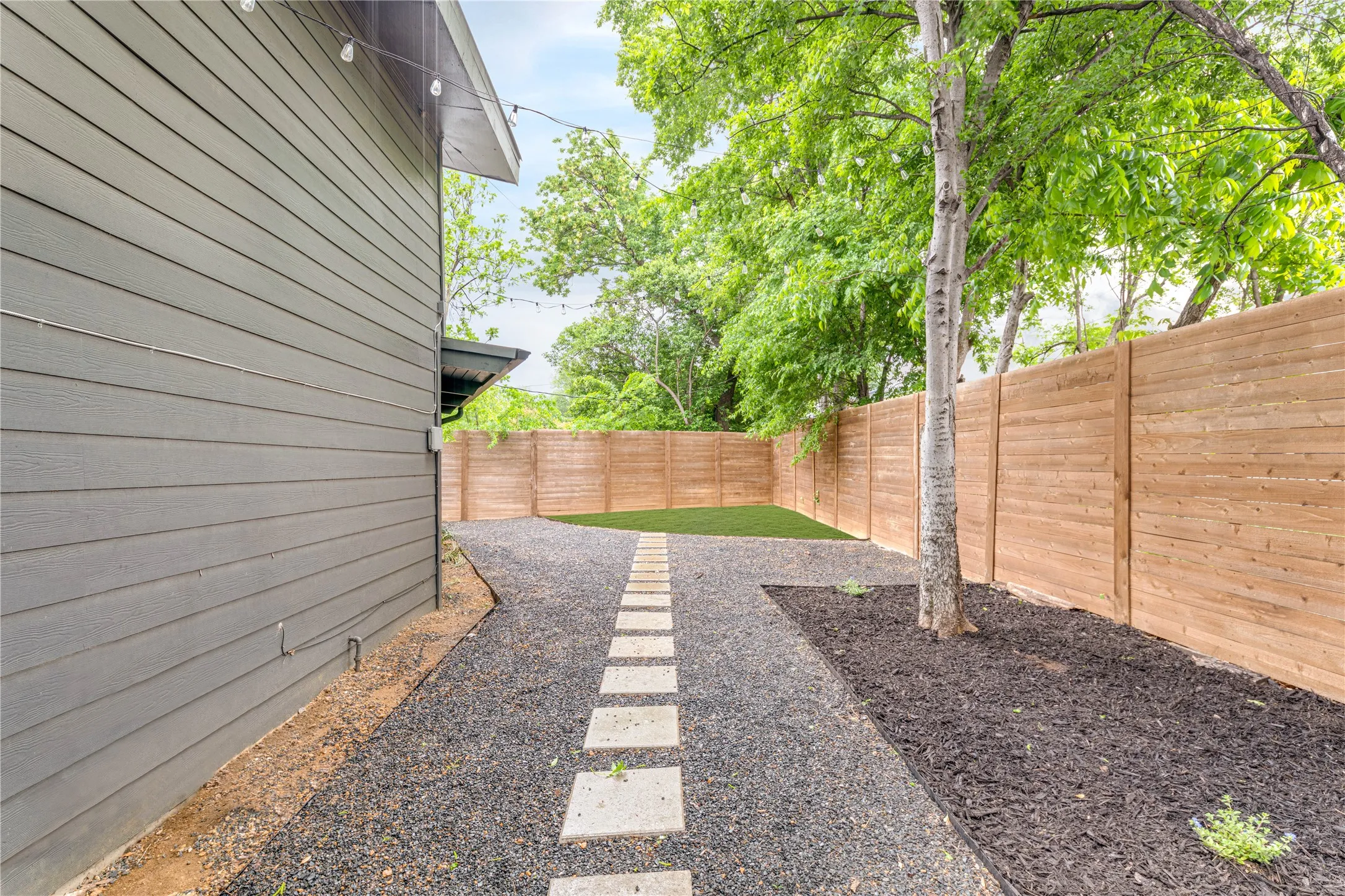 Single Family Residence For Rent in Dallas County , 3611 Marsh Lane Place, Dallas, Texas 75220, 3 Bedroom, 3 Bathroom, Garage spaces, 2,512 Sqft, built in 1953, mls#21386269, Real Estate Agent in Dallas, Homes For Rent in Dallas county, Homes For Rent in Dallas, Realtor in Dallas Texas, Real Estate Brokerage Independent Realty Texas, Luminita Cordes Realtor