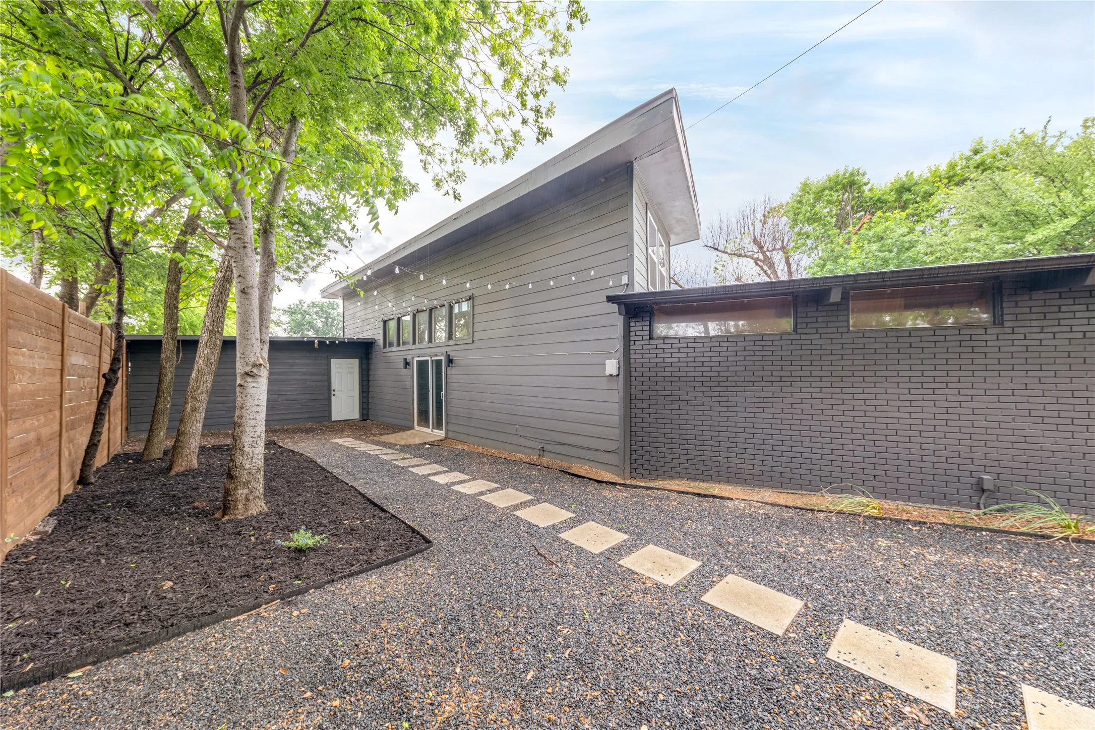 Single Family Residence For Rent in Dallas County , 3611 Marsh Lane Place, Dallas, Texas 75220, 3 Bedroom, 3 Bathroom, Garage spaces, 2,512 Sqft, built in 1953, mls#21386269, Real Estate Agent in Dallas, Homes For Rent in Dallas county, Homes For Rent in Dallas, Realtor in Dallas Texas, Real Estate Brokerage Independent Realty Texas, Luminita Cordes Realtor